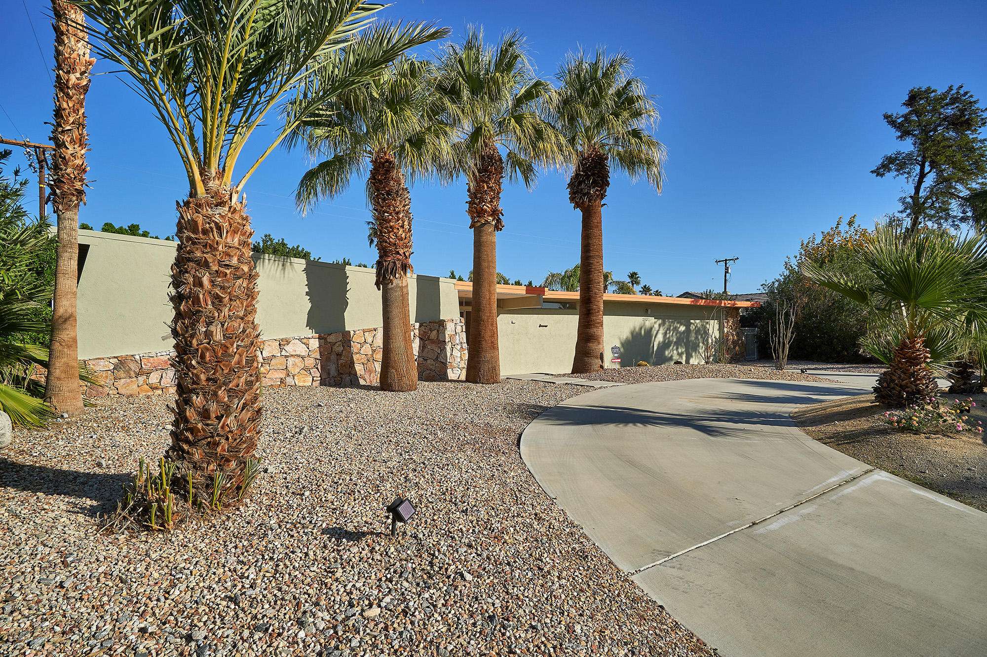 Palm Springs, CA 92262,2132 E Francis DR