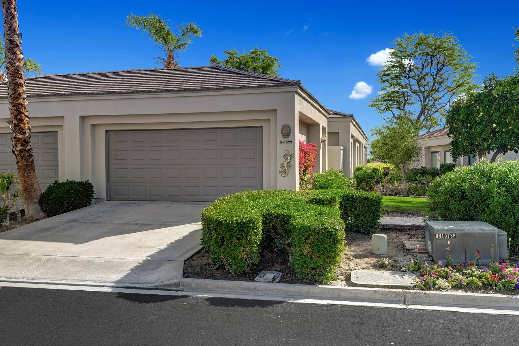 La Quinta, CA 92253,54528 Oak-Tree #A109