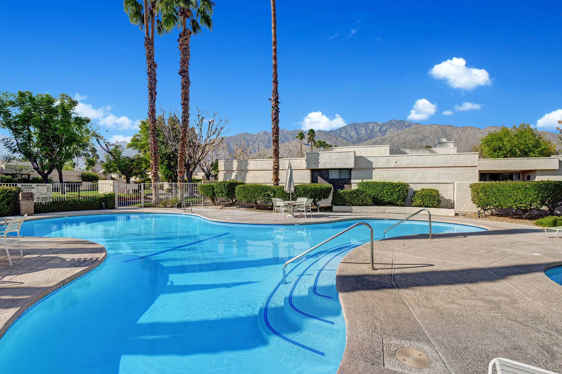 Palm Springs, CA 92264,2040 Versailles DR