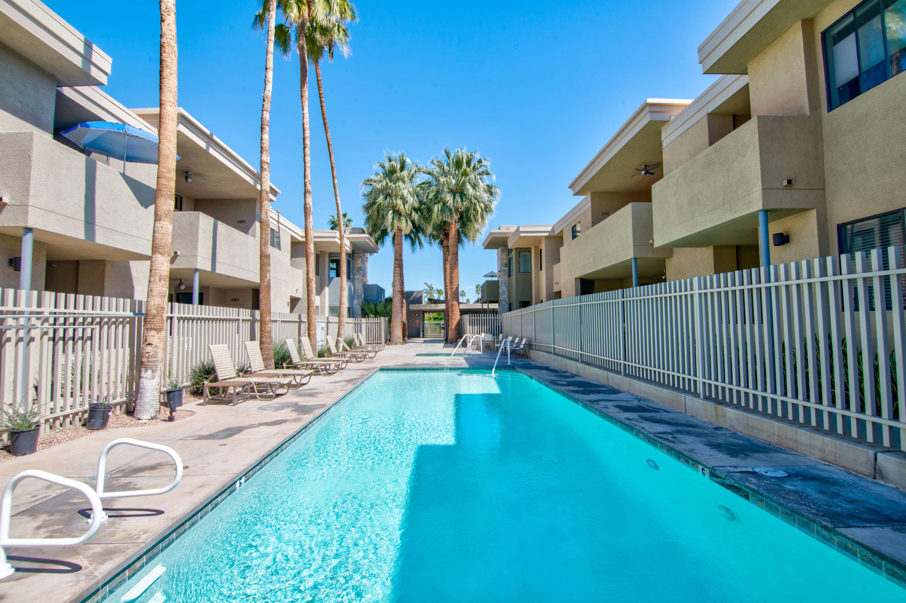 Palm Springs, CA 92264,1020 E Palm Canyon DR #206