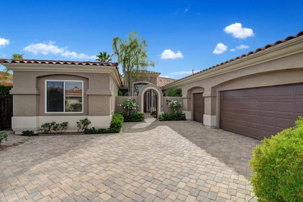 Palm Desert, CA 92211,935 Mesa Grande DR