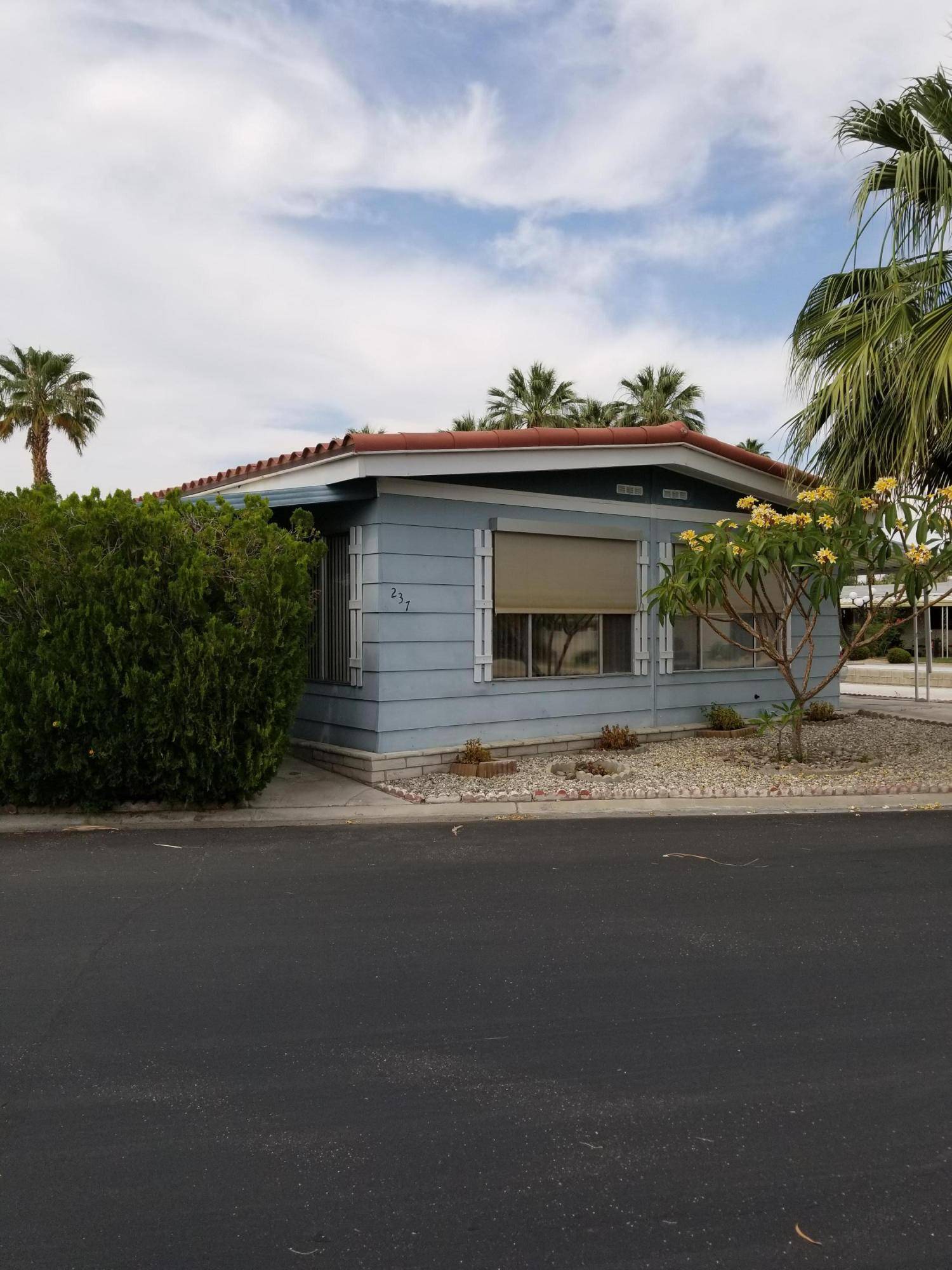 Palm Springs, CA 92264,237 Los Pinos