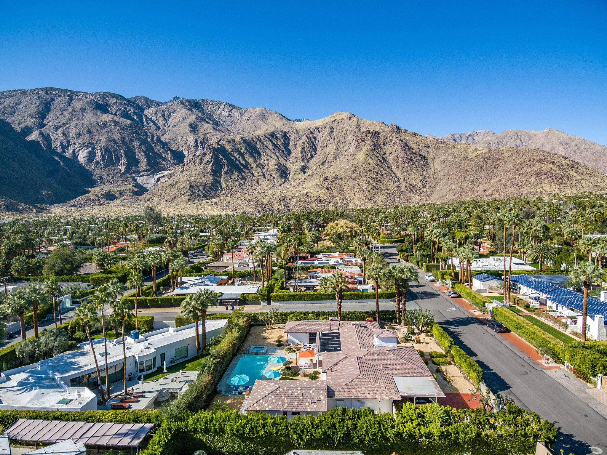 Palm Springs, CA 92262,377 Camino Sur