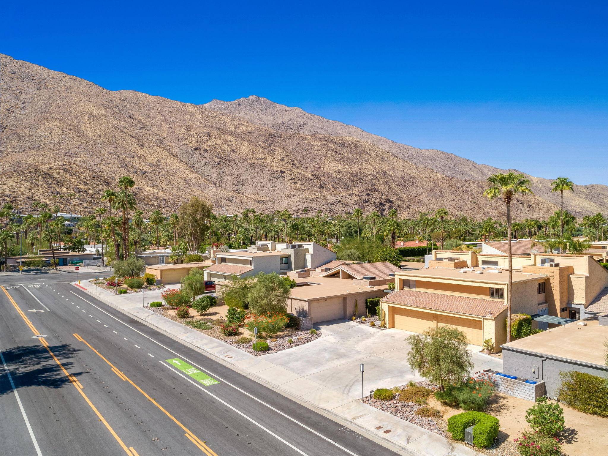 Palm Springs, CA 92264,174 E La Verne WAY