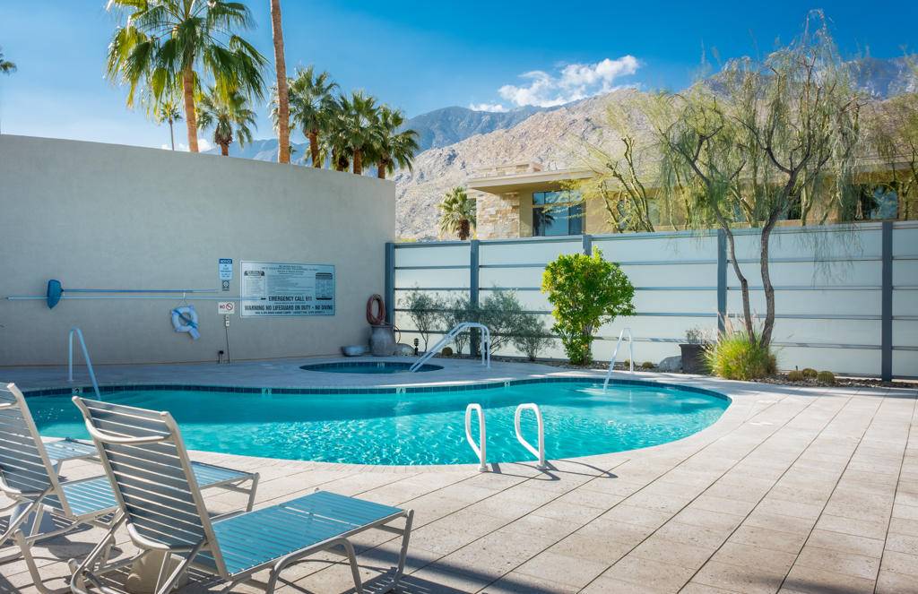 Palm Springs, CA 92264,850 E Palm Canyon DR #202