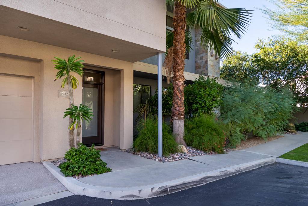 Palm Springs, CA 92264,850 E Palm Canyon DR #202