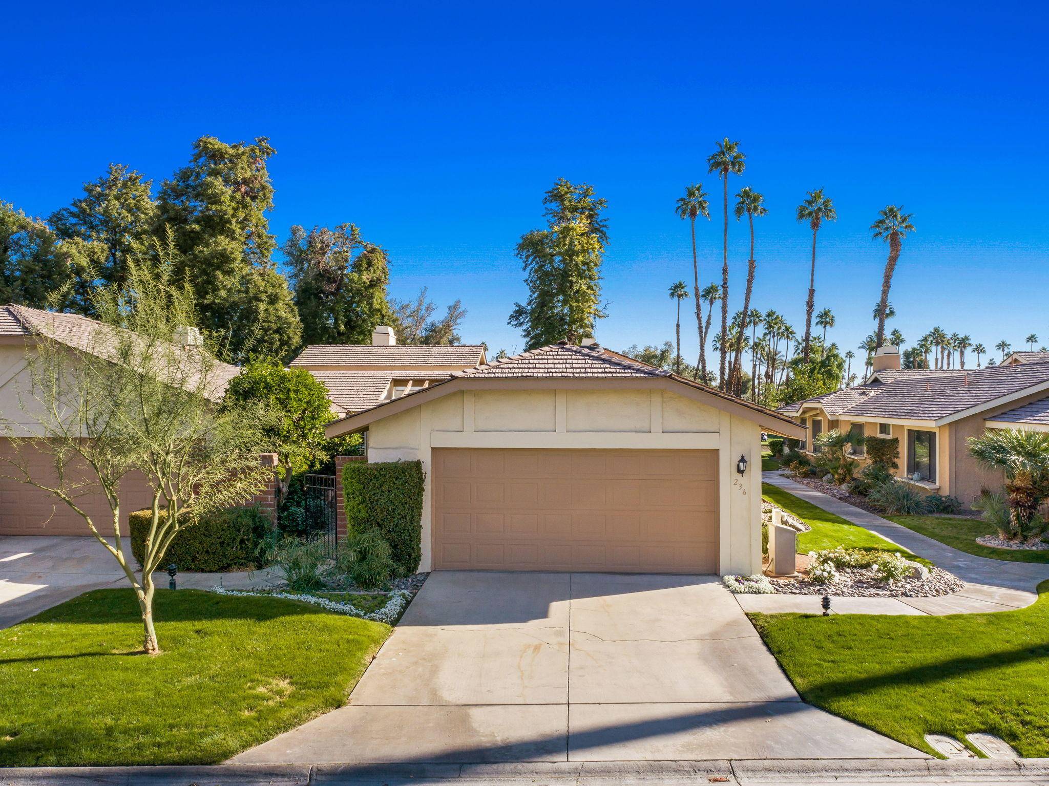 Palm Desert, CA 92260,236 Santa Barbara CIR