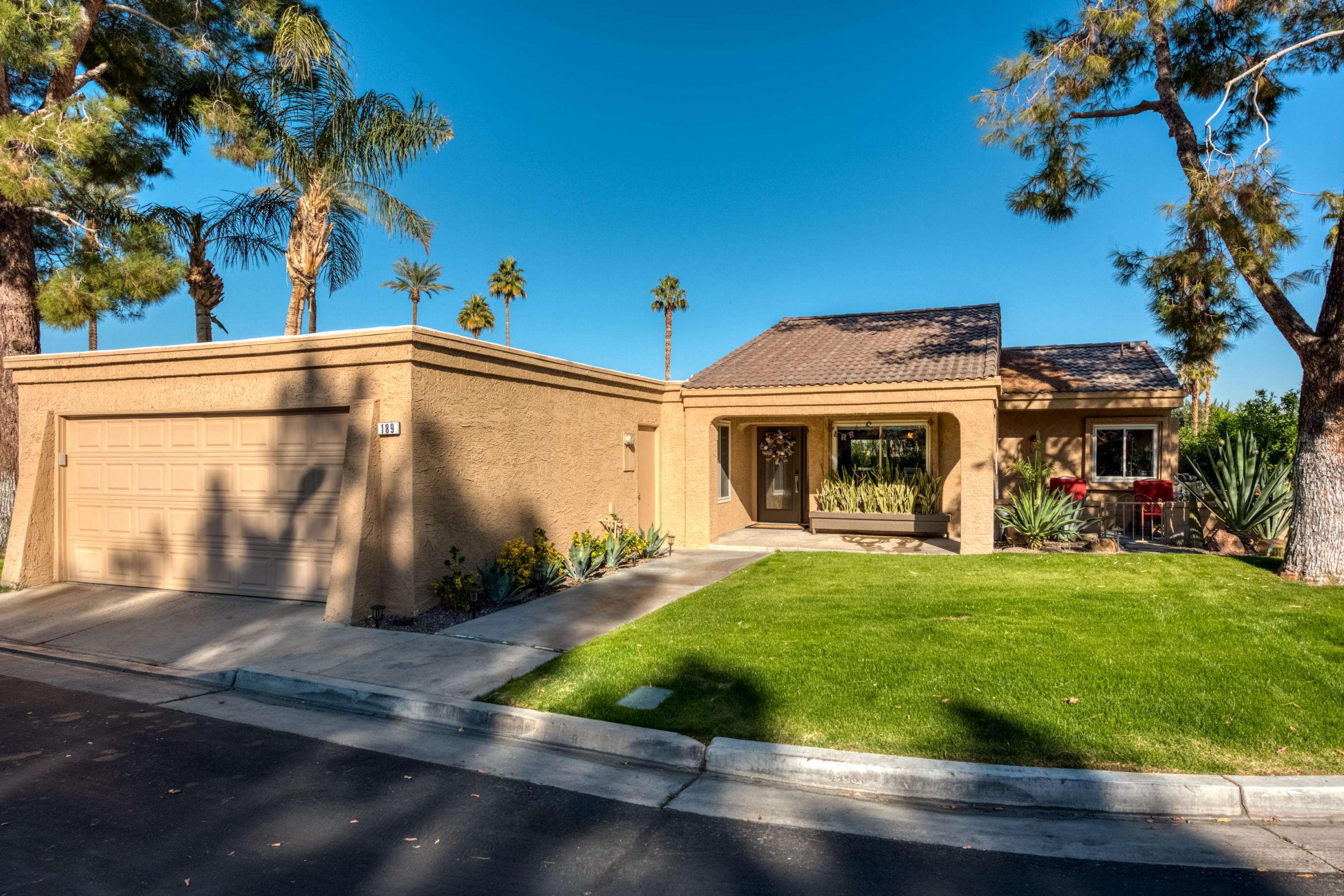 Palm Desert, CA 92260,44189 Corfu CT