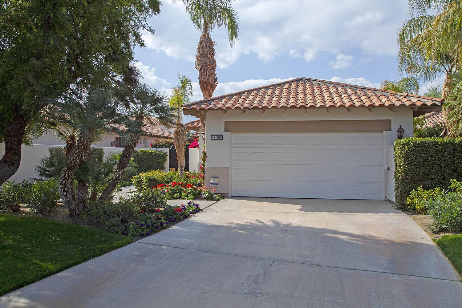 La Quinta, CA 92253,48265 Via Solana