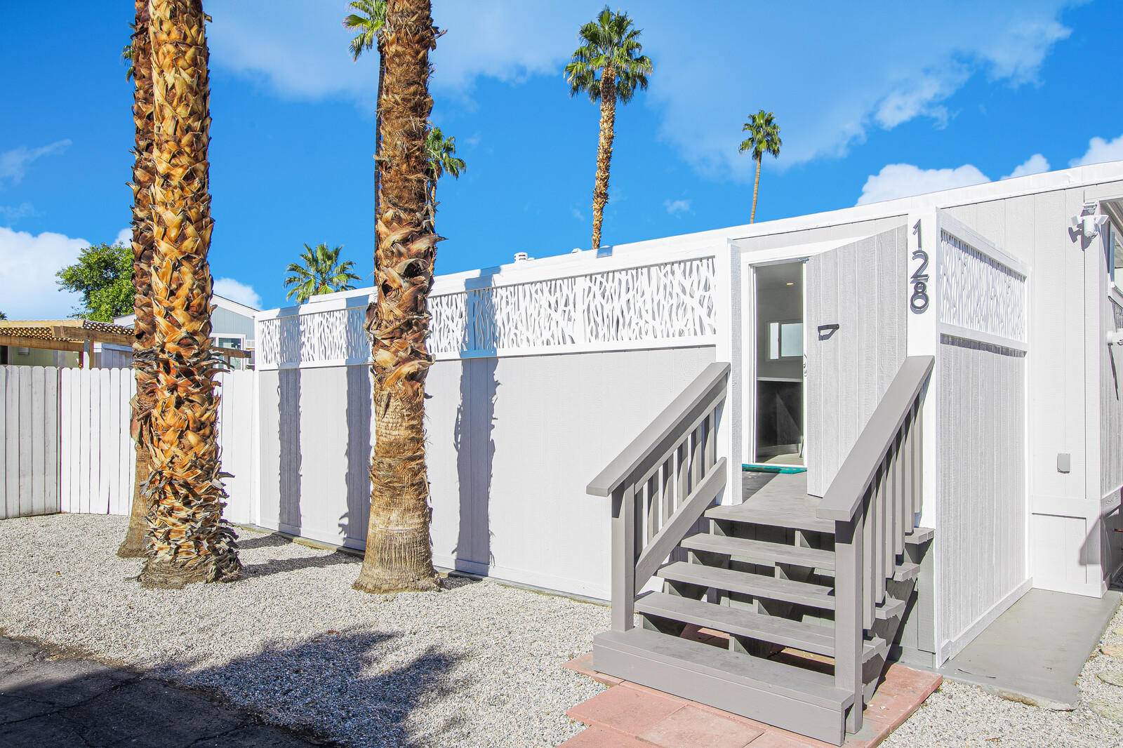 Palm Springs, CA 92264,128 Geronimo ST