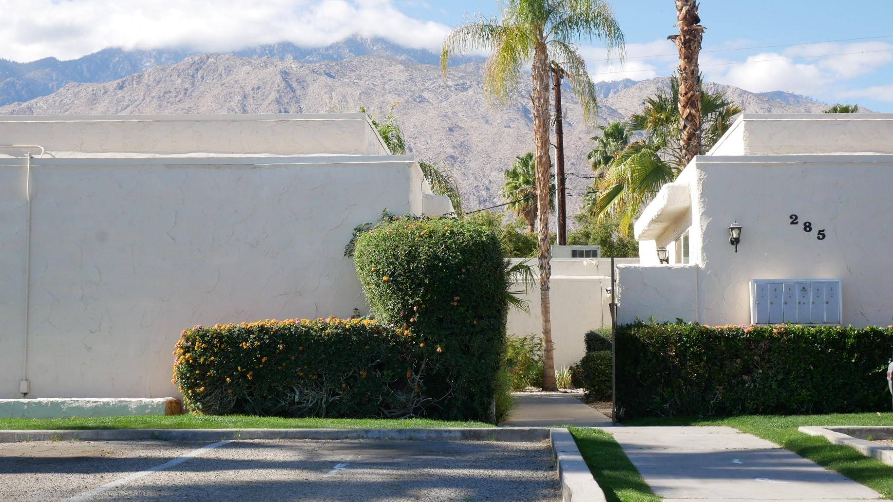 Palm Springs, CA 92262,285 S Saturmino DR