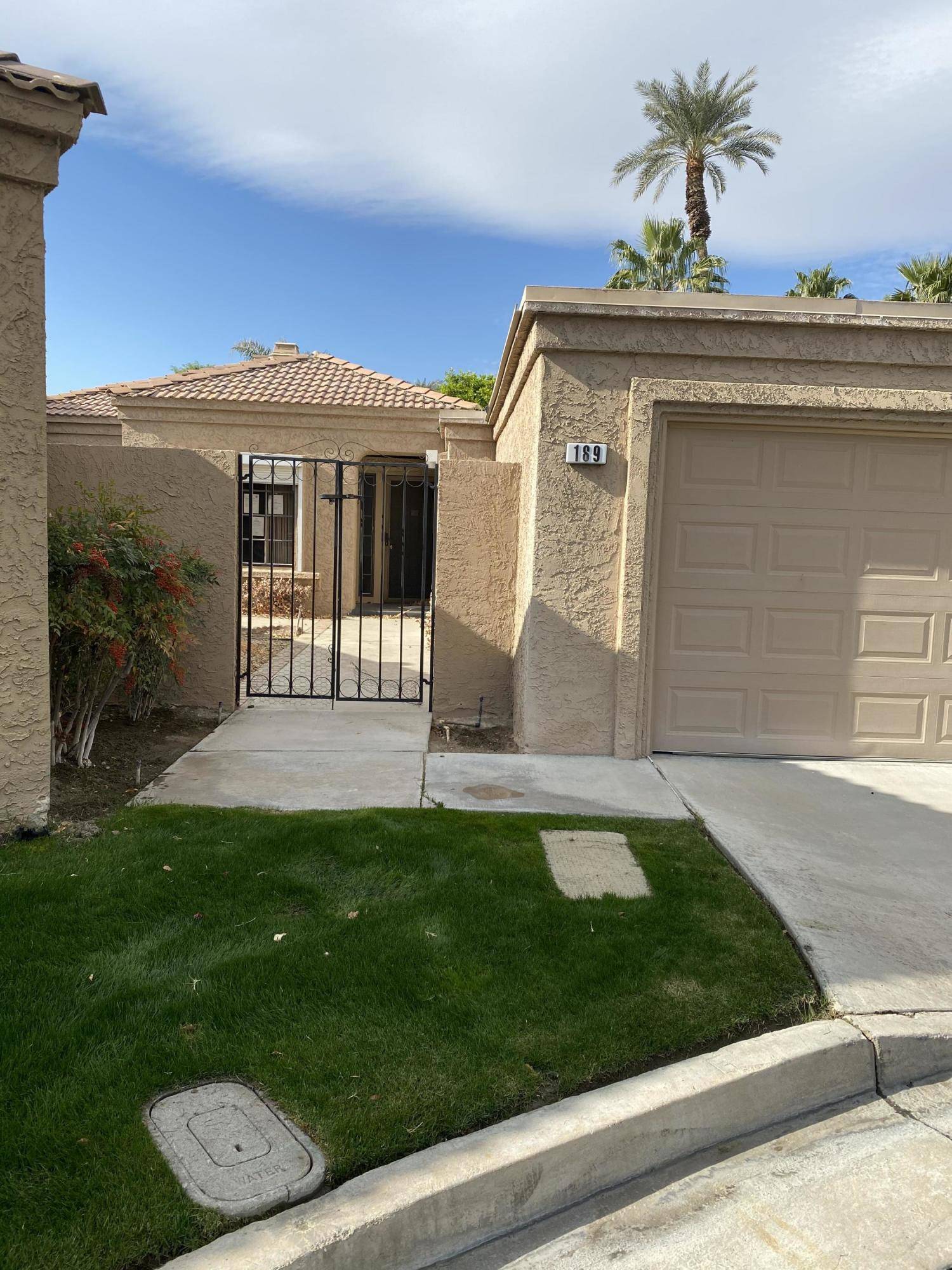 Palm Desert, CA 92260,44189 Chamonix CT