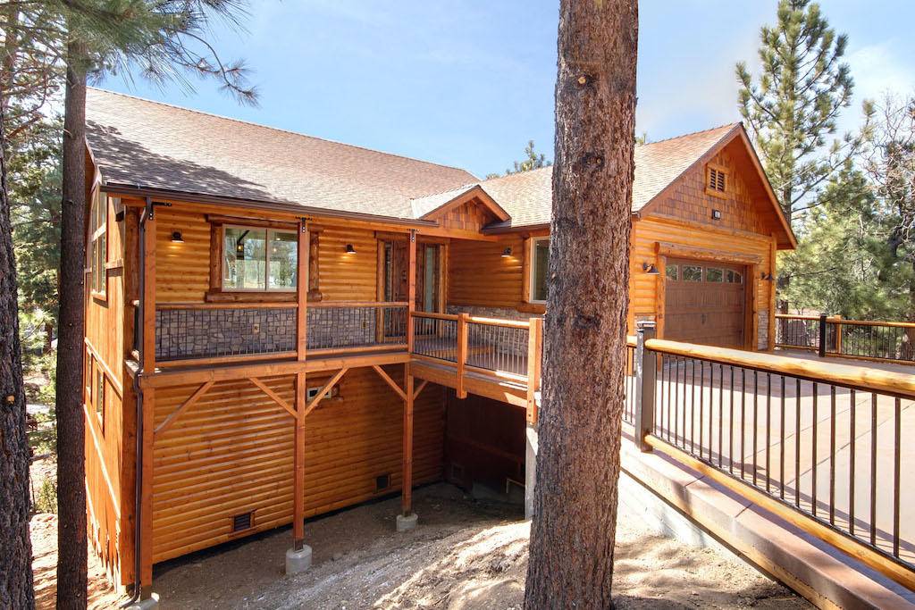 Big Bear City, CA 92314,612 Villa Grove AVE