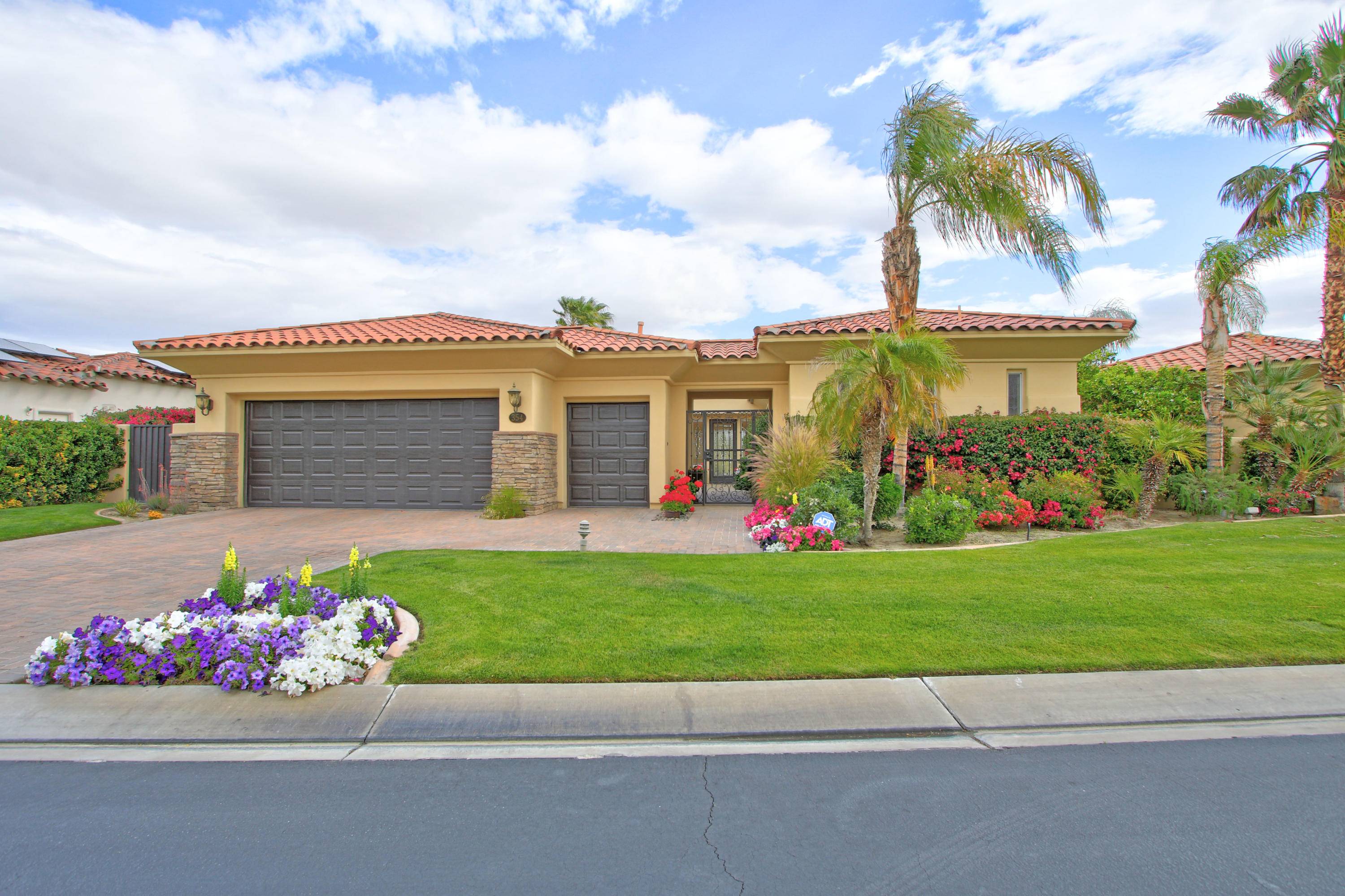 Rancho Mirage, CA 92270,354 Loch Lomond RD