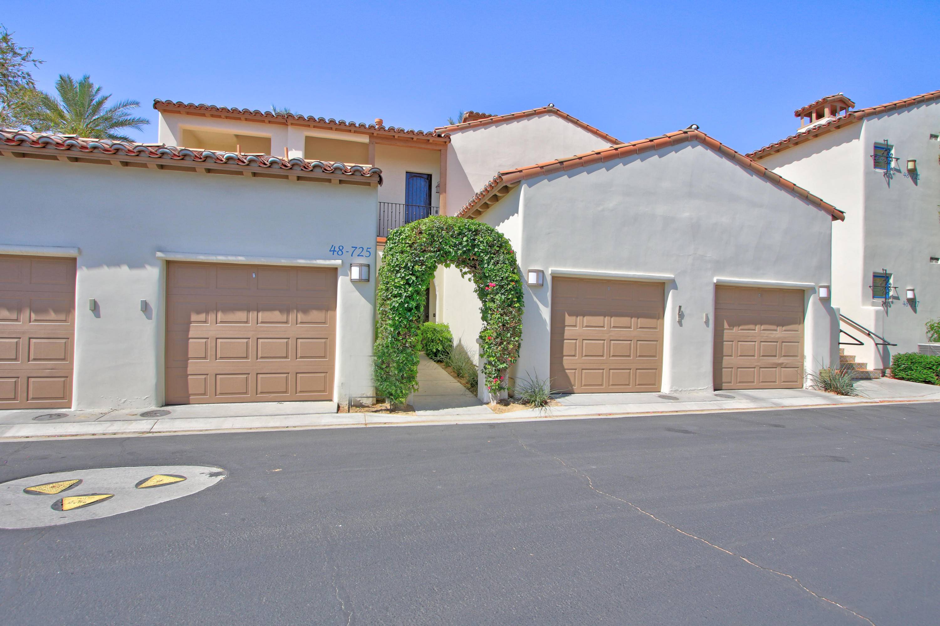 La Quinta, CA 92253,48725 Classic DR