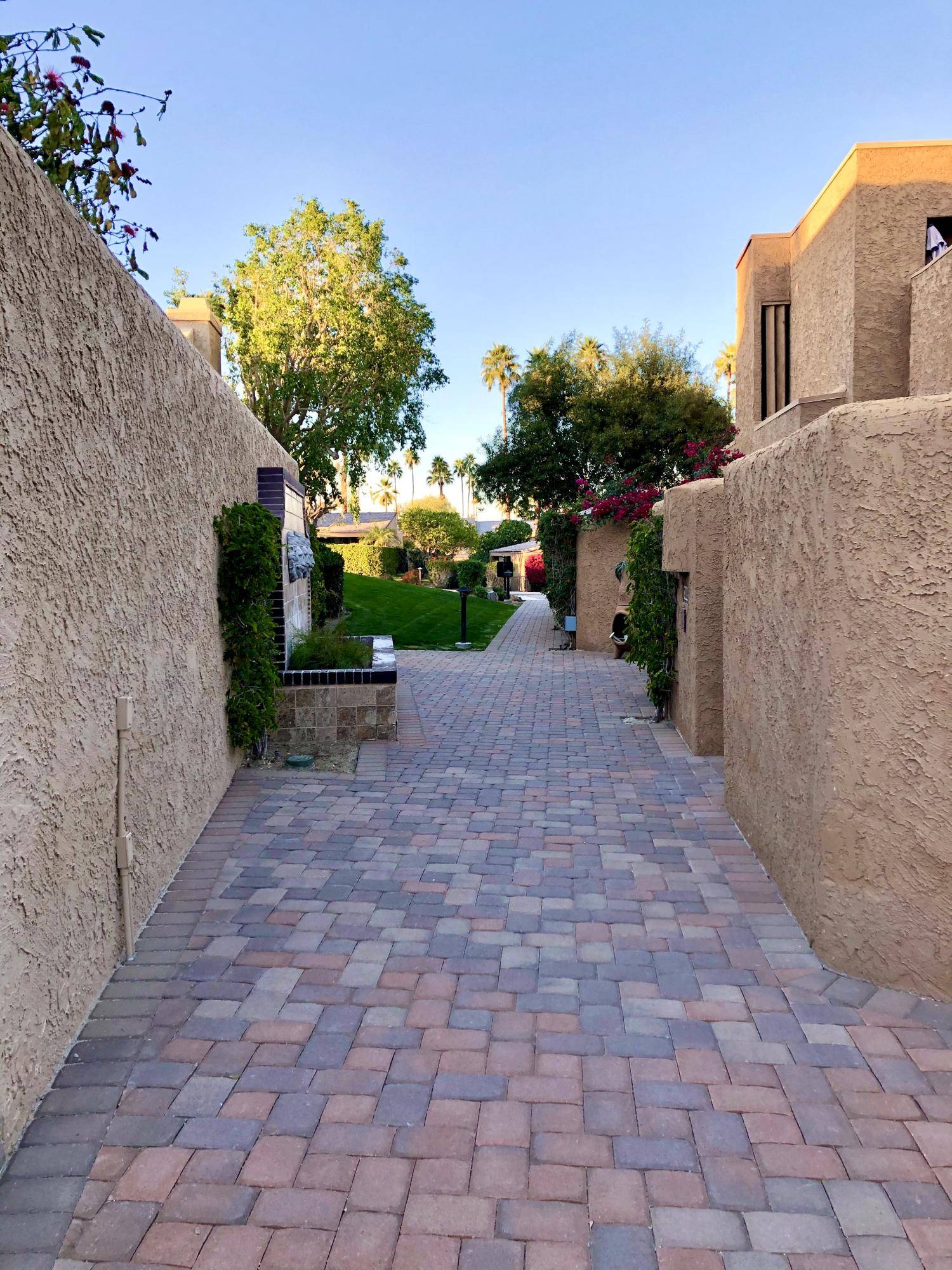 Palm Desert, CA 92260,73491 Foxtail LN