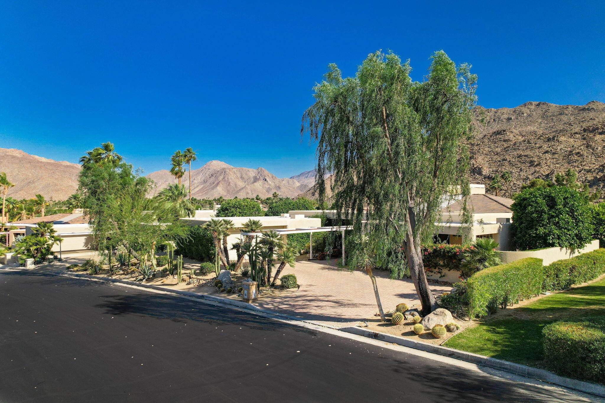 Palm Desert, CA 92260,73449 Mariposa LN