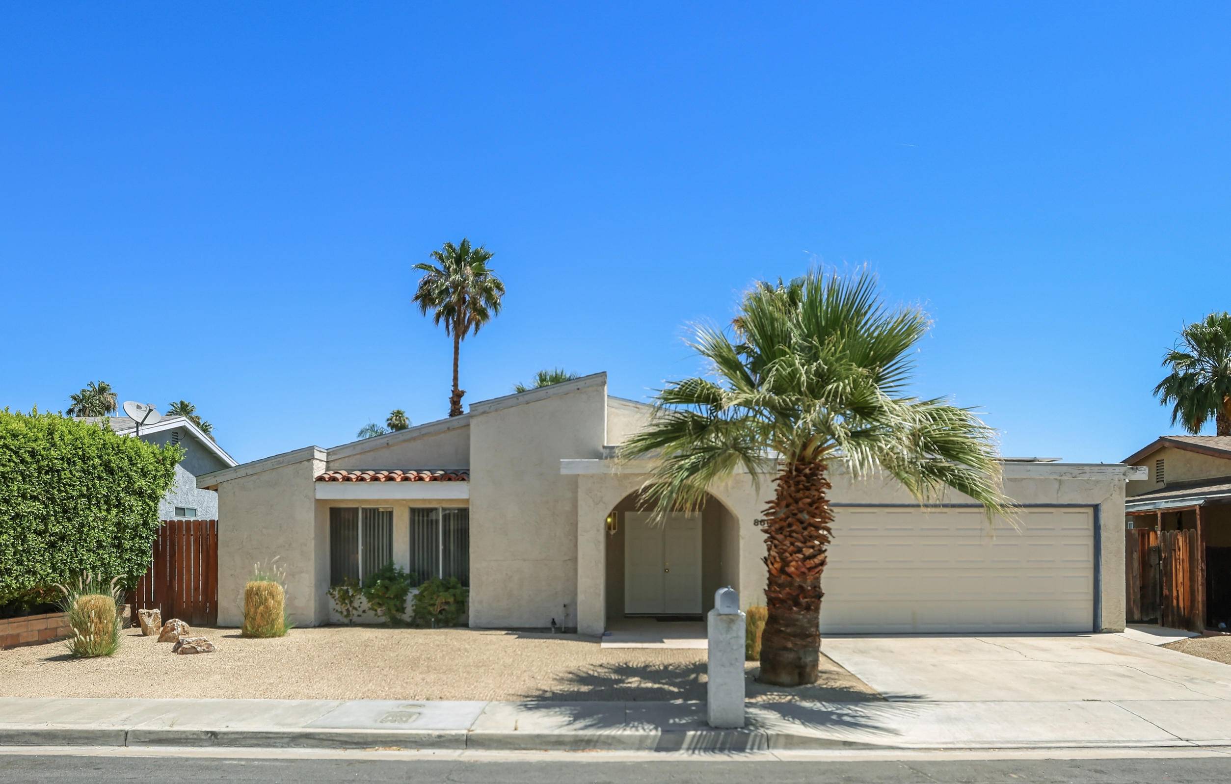 Palm Springs, CA 92264,830 Arroyo Vista DR