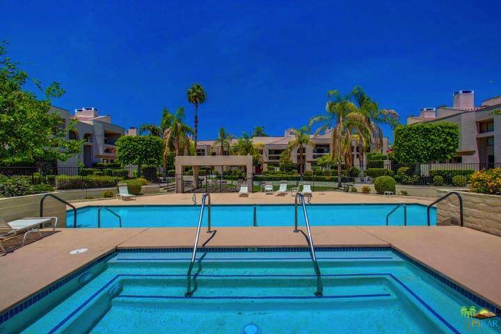 Palm Springs, CA 92262,407 Village SQ W