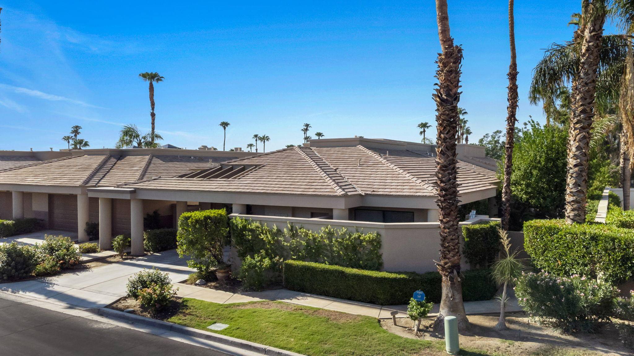 La Quinta, CA 92253,80504 Pebble Beach