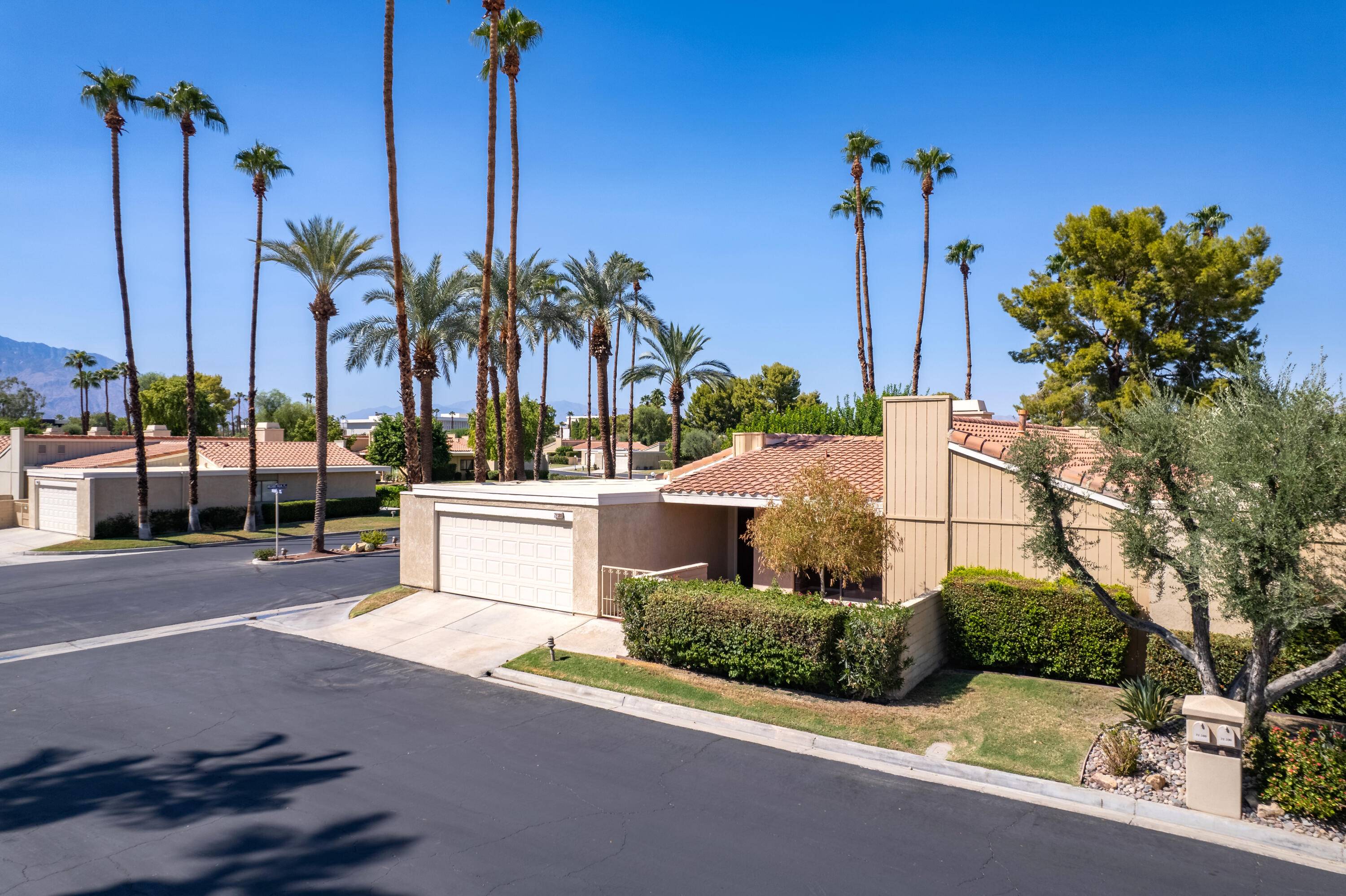 Rancho Mirage, CA 92270,72380 Rodeo WAY