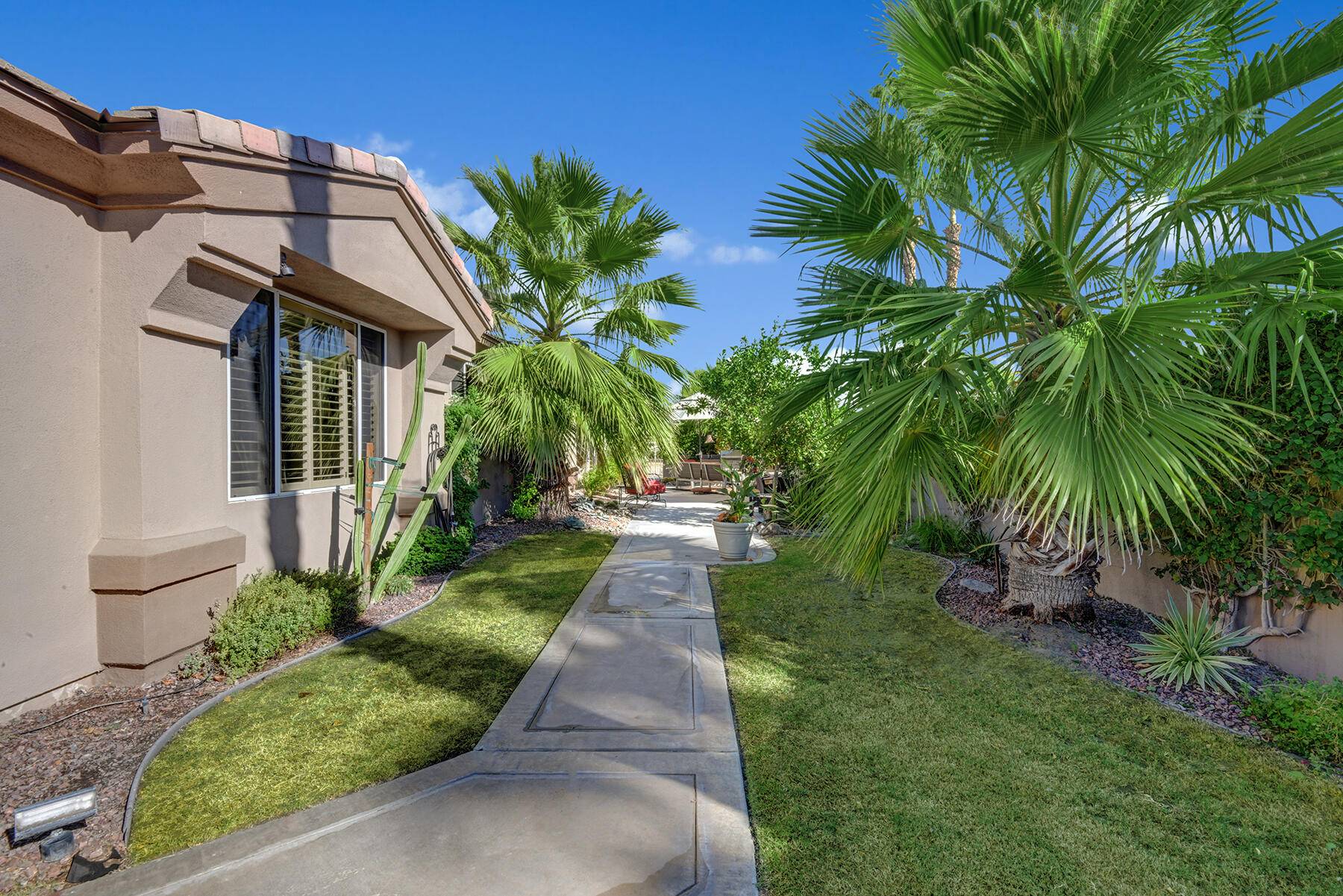 Palm Desert, CA 92211,440 Desert Holly DR