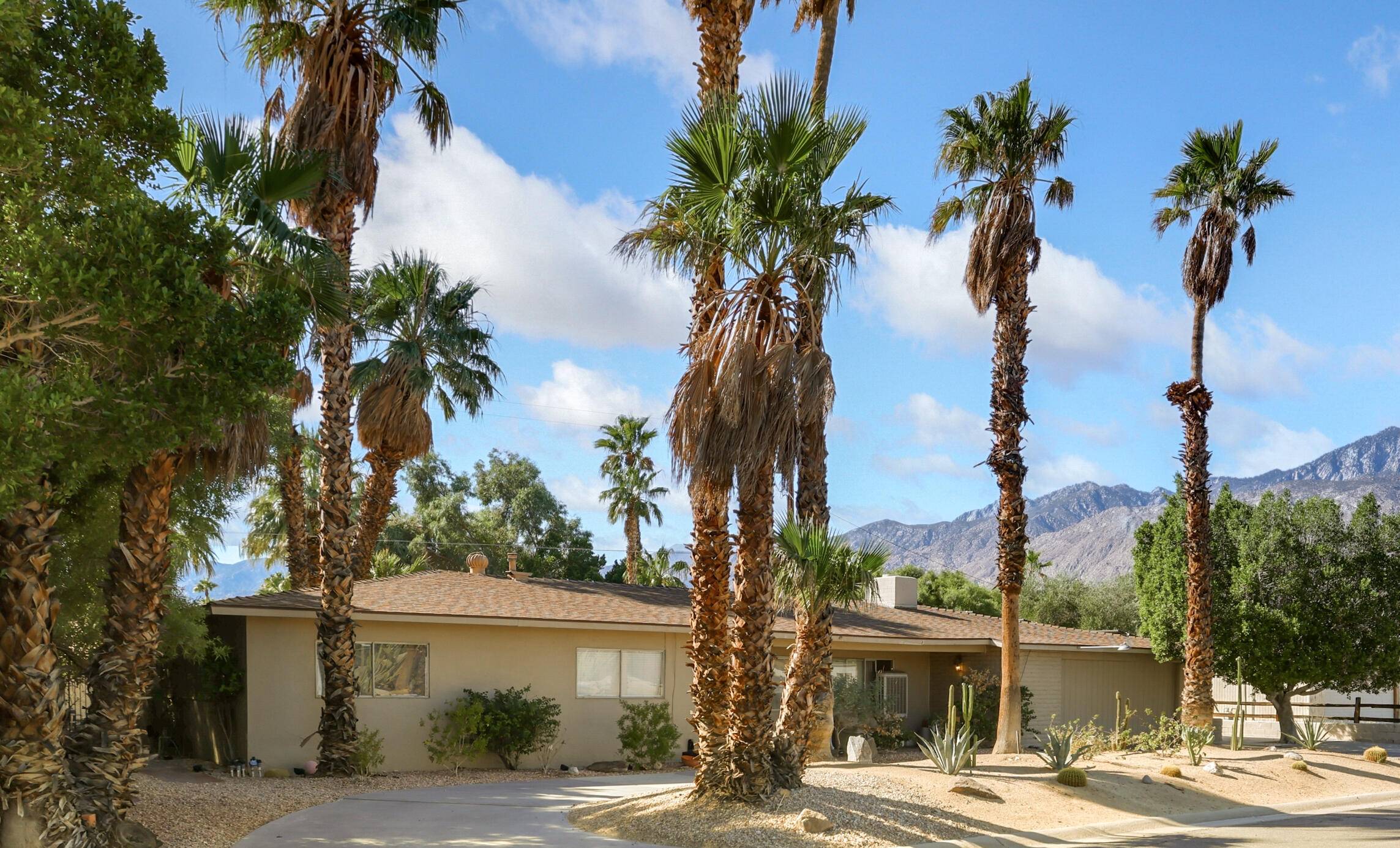 Palm Springs, CA 92262,2665 E Vincentia RD