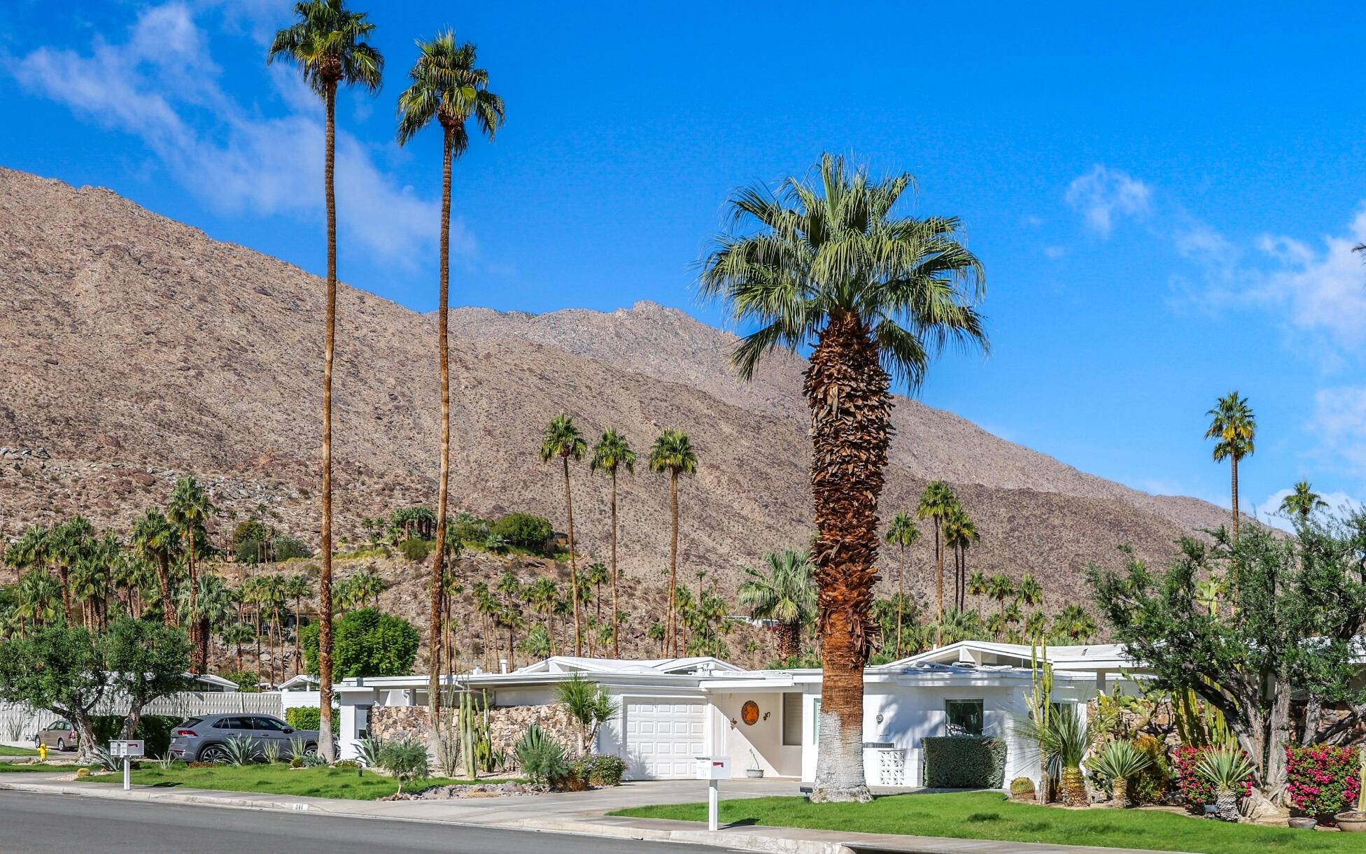 Palm Springs, CA 92264,378 E Avenida Granada