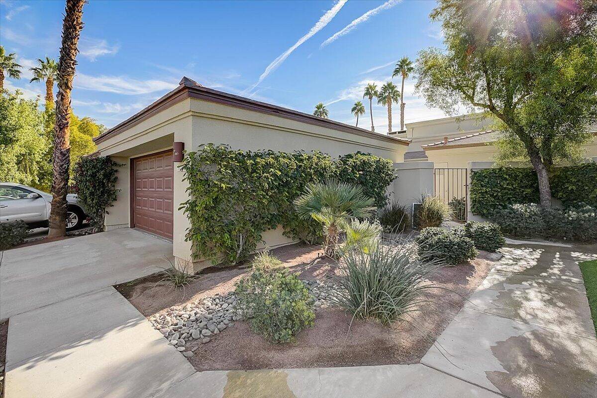 Palm Desert, CA 92211,76211 Impatiens CIR