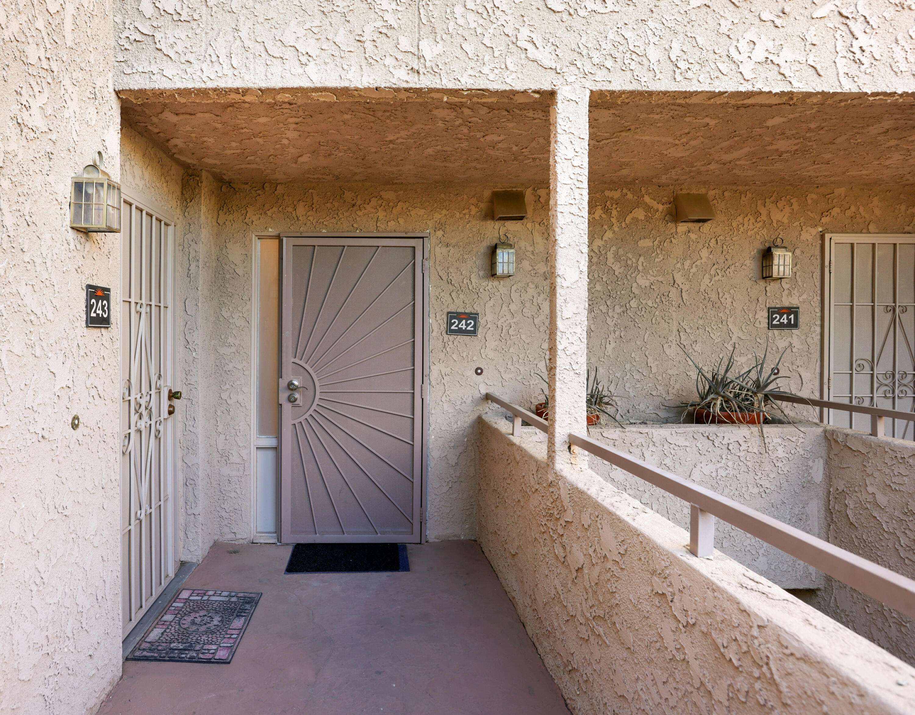 Palm Springs, CA 92262,280 S Avenida Caballeros #242