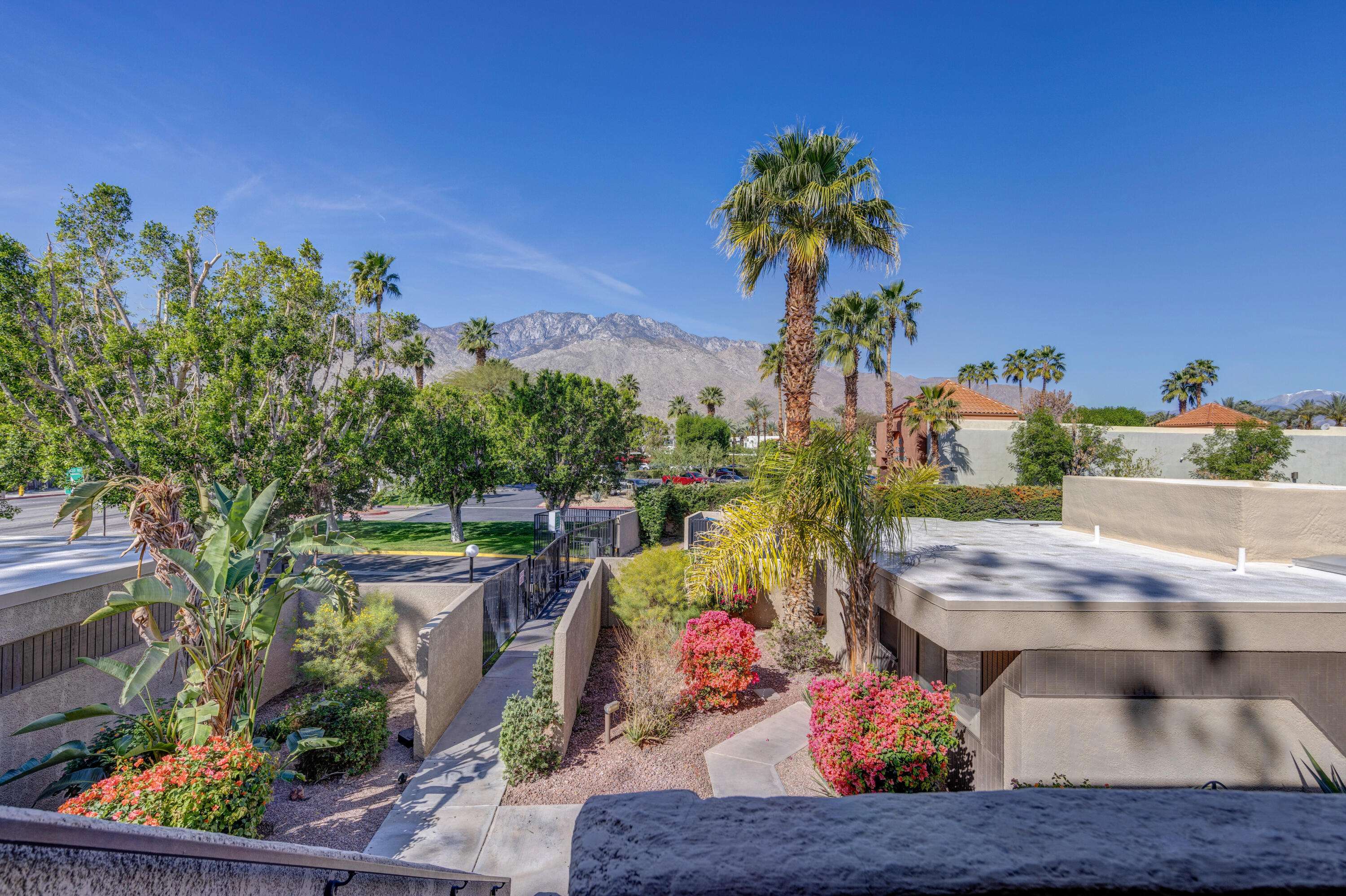 Palm Springs, CA 92262,482 W Bradshaw LN #7