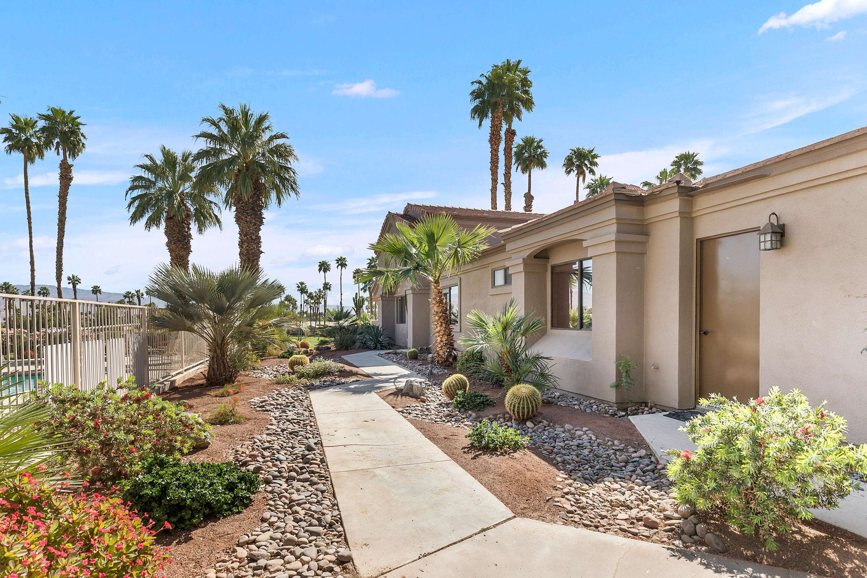 Palm Desert, CA 92211,38852 Gladiolus LN