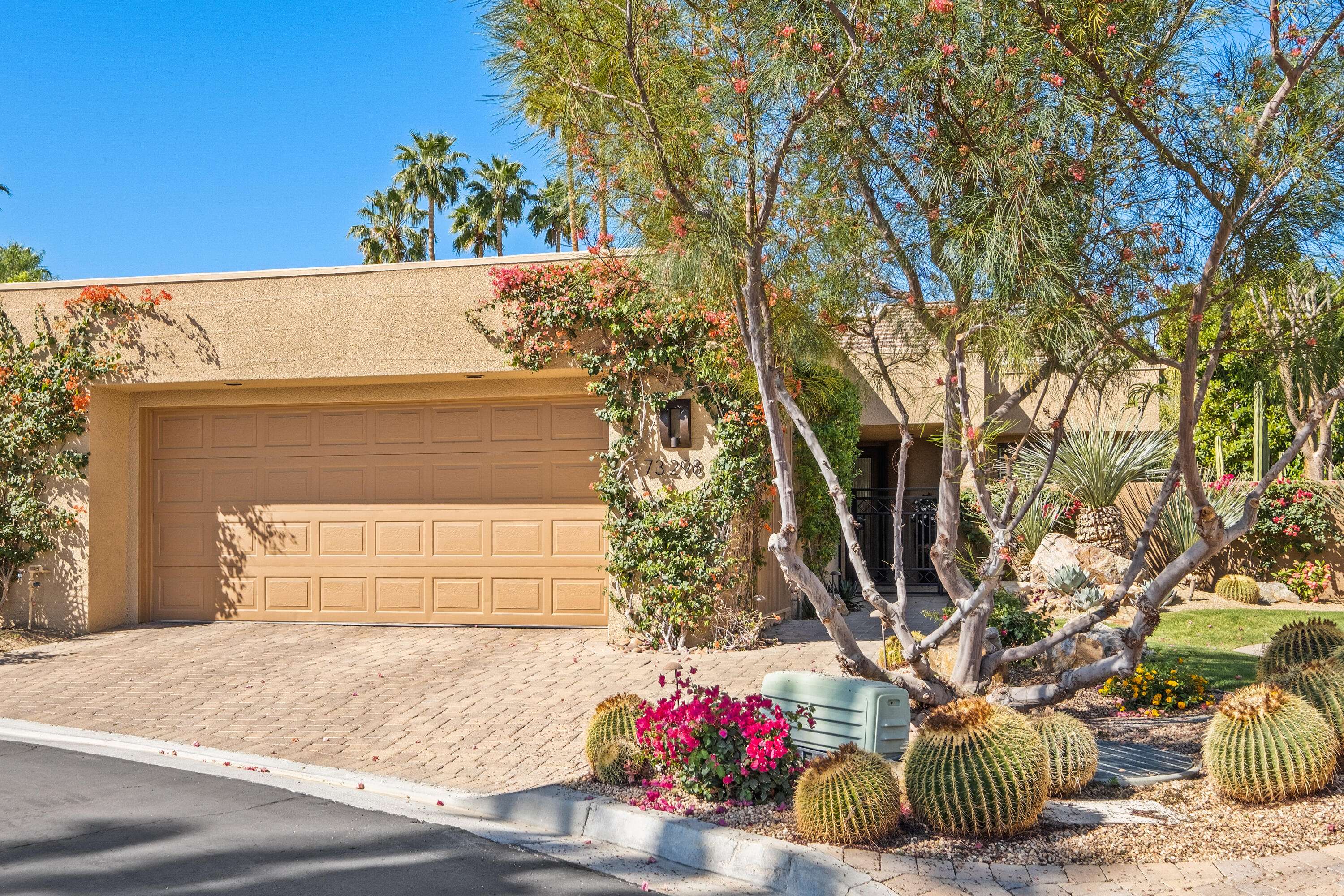 Palm Desert, CA 92260,73298 Rosewood CT