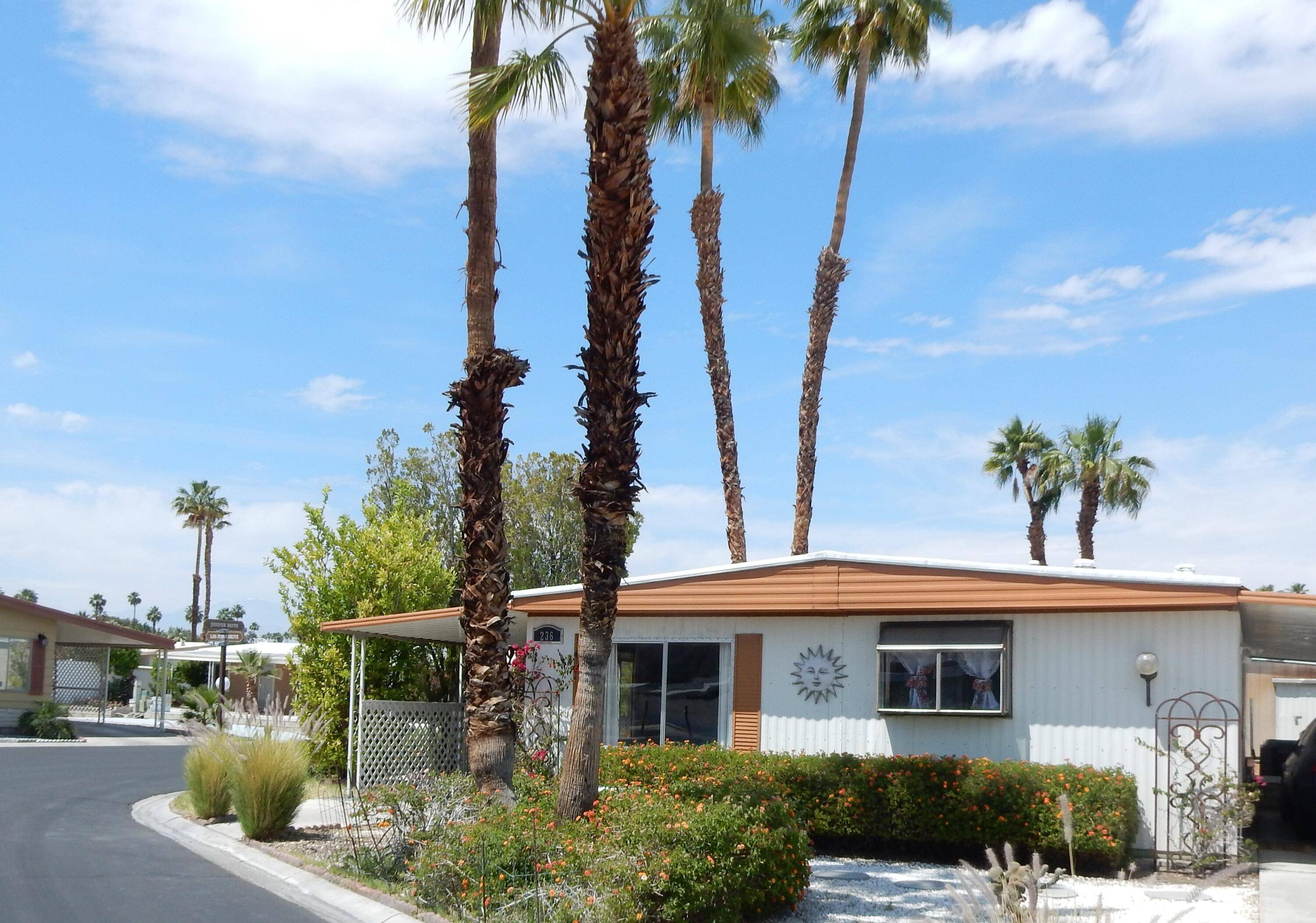 Palm Springs, CA 92264,236 Los Pinos DR