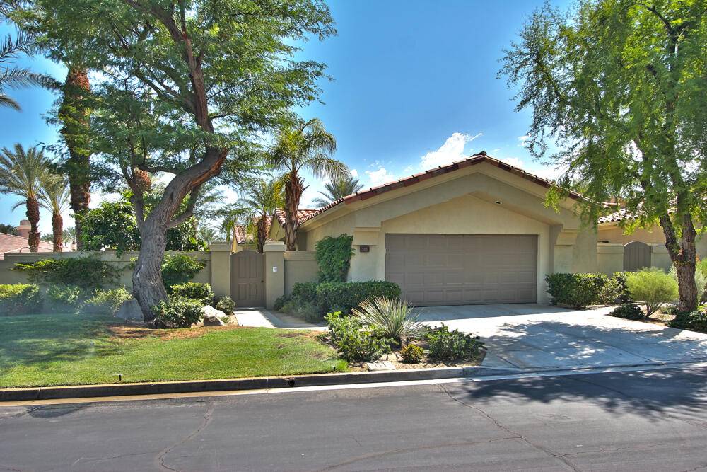 Palm Desert, CA 92211,561 Falcon View CIR