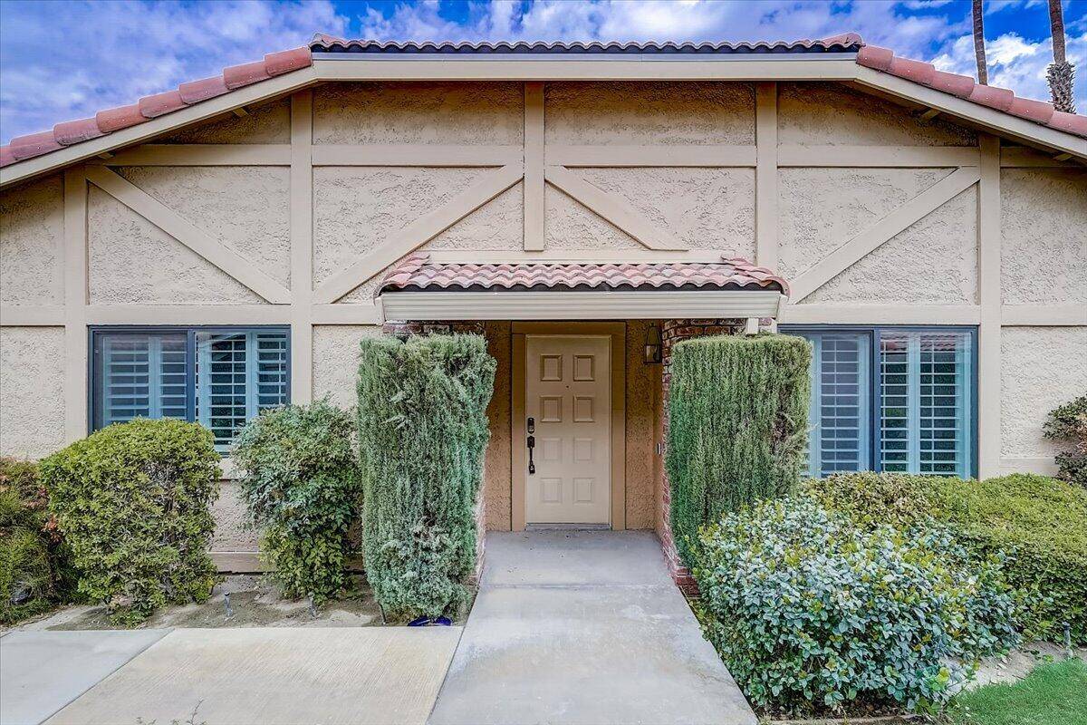 Palm Desert, CA 92260,152 Camino Arroyo S