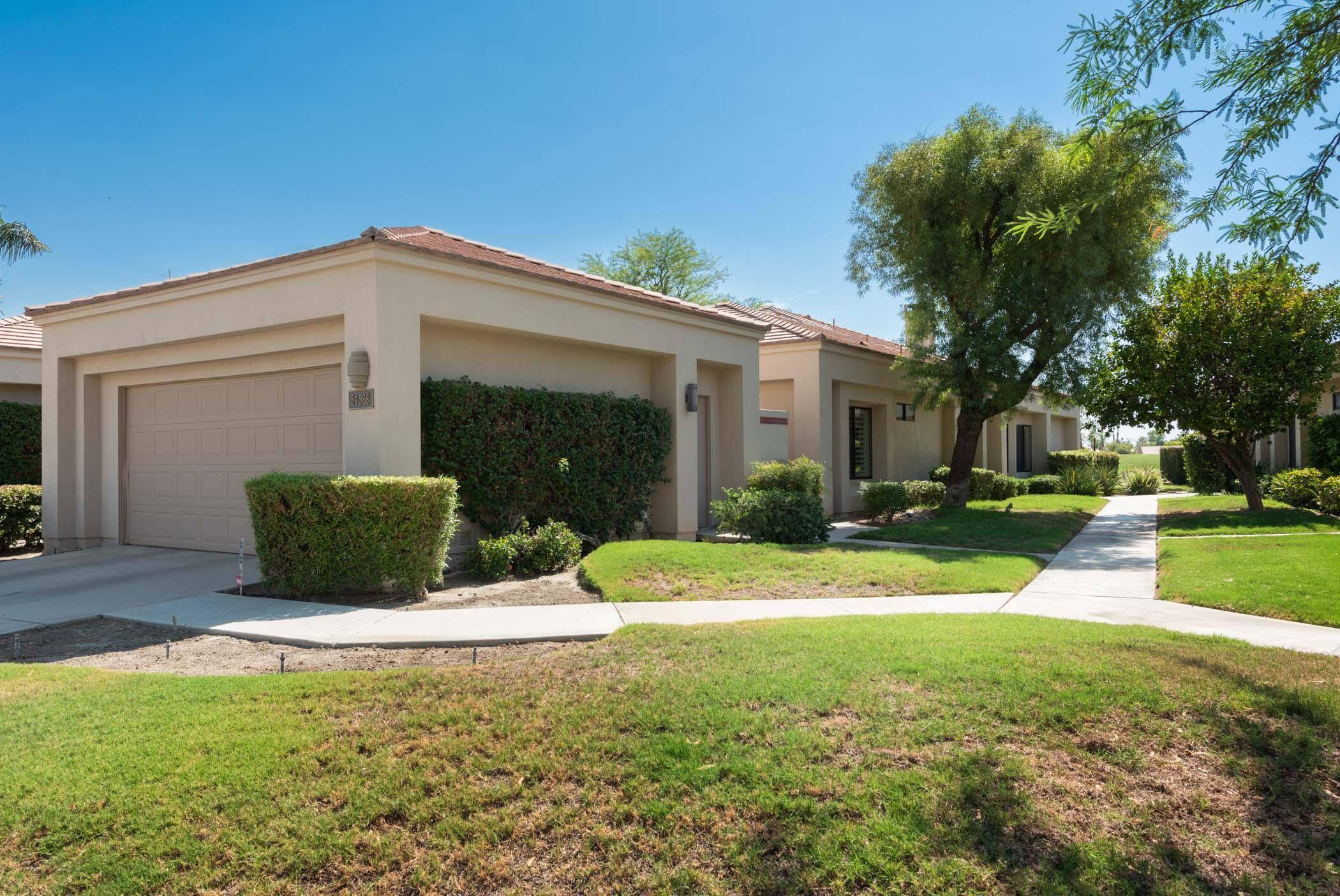 La Quinta, CA 92253,54588 Oak Tree A105