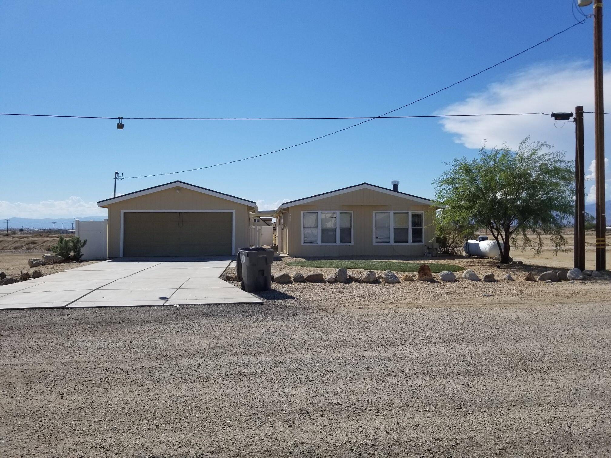 Salton City, CA 92275,2351 Lanai LN