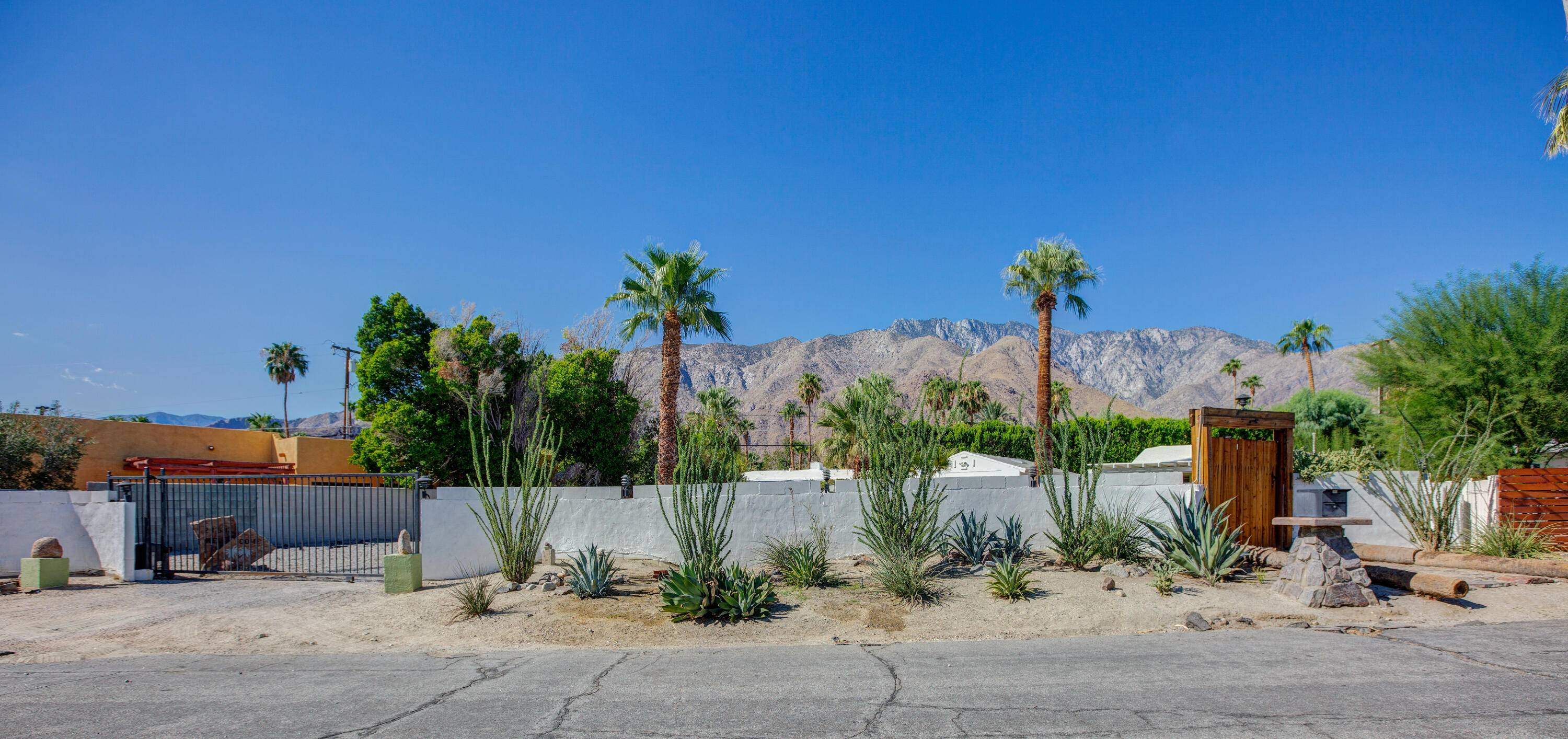 Palm Springs, CA 92262,2151 N Junipero AVE