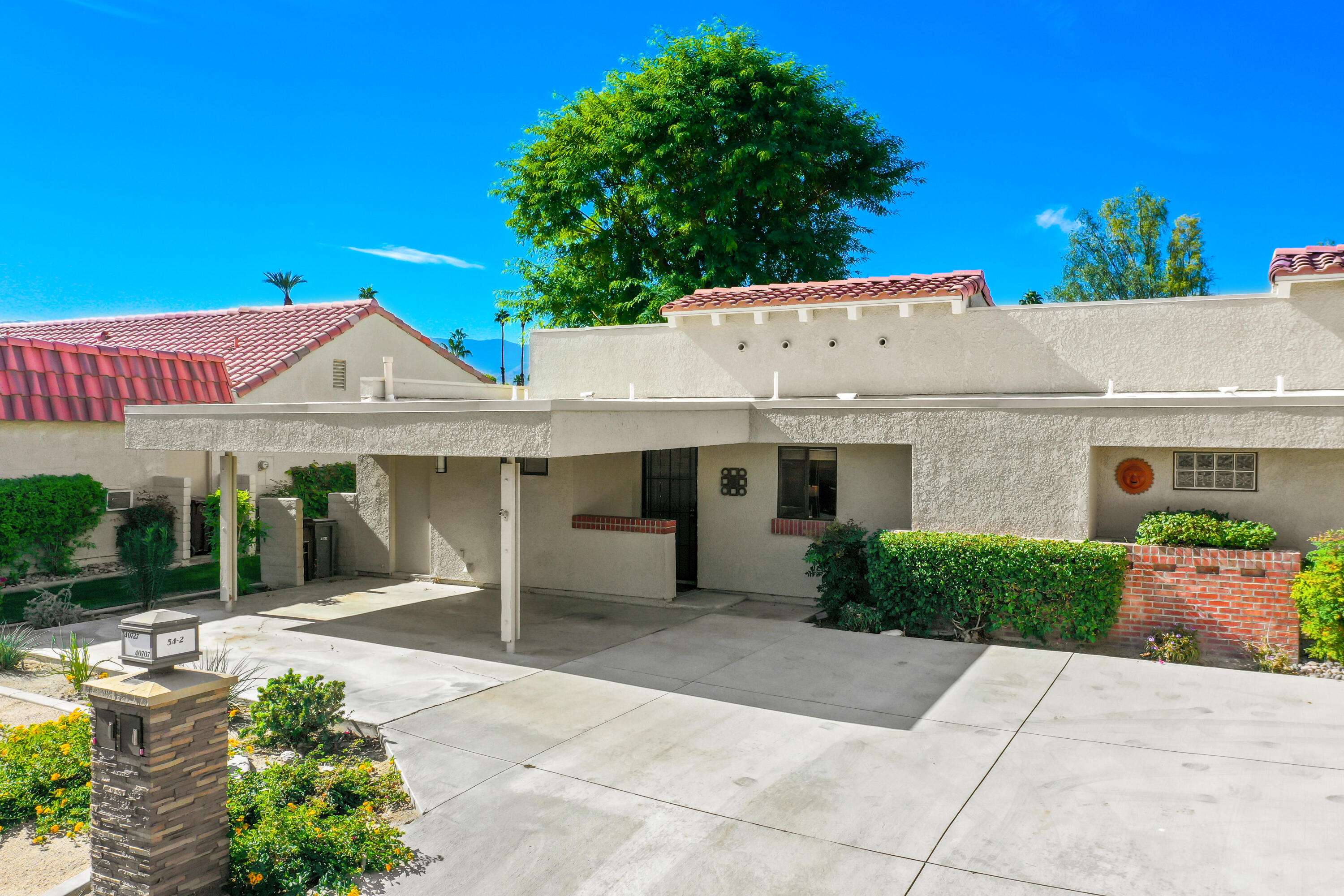 Palm Desert, CA 92211,40727 La Costa CIR W