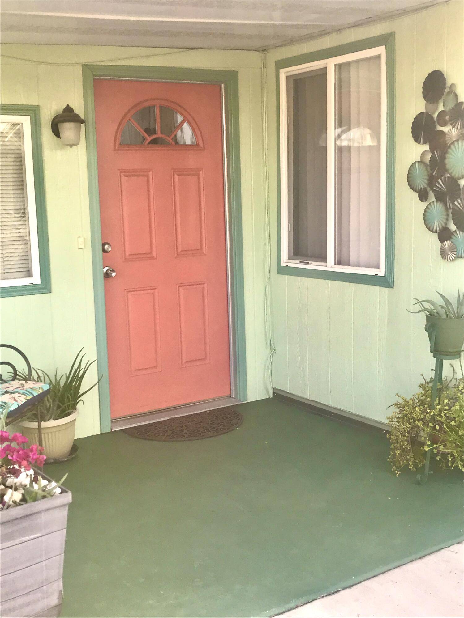 Palm Springs, CA 92264,127 Camarillo ST