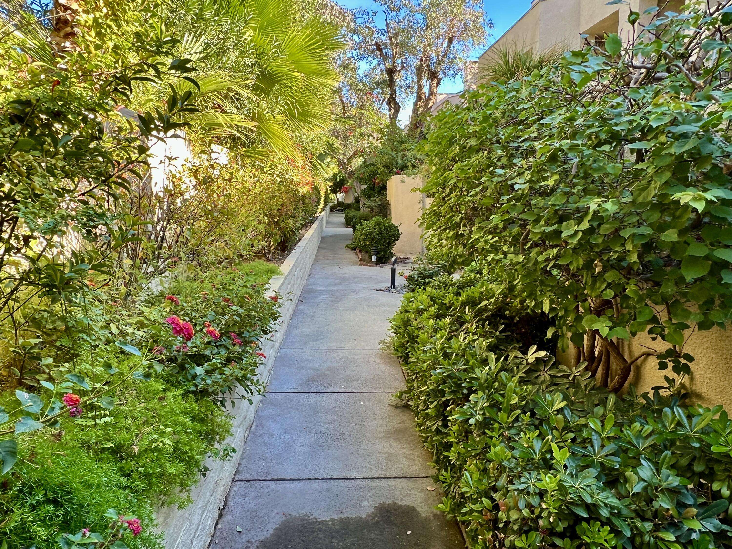 Palm Springs, CA 92262,926 Village SQ N