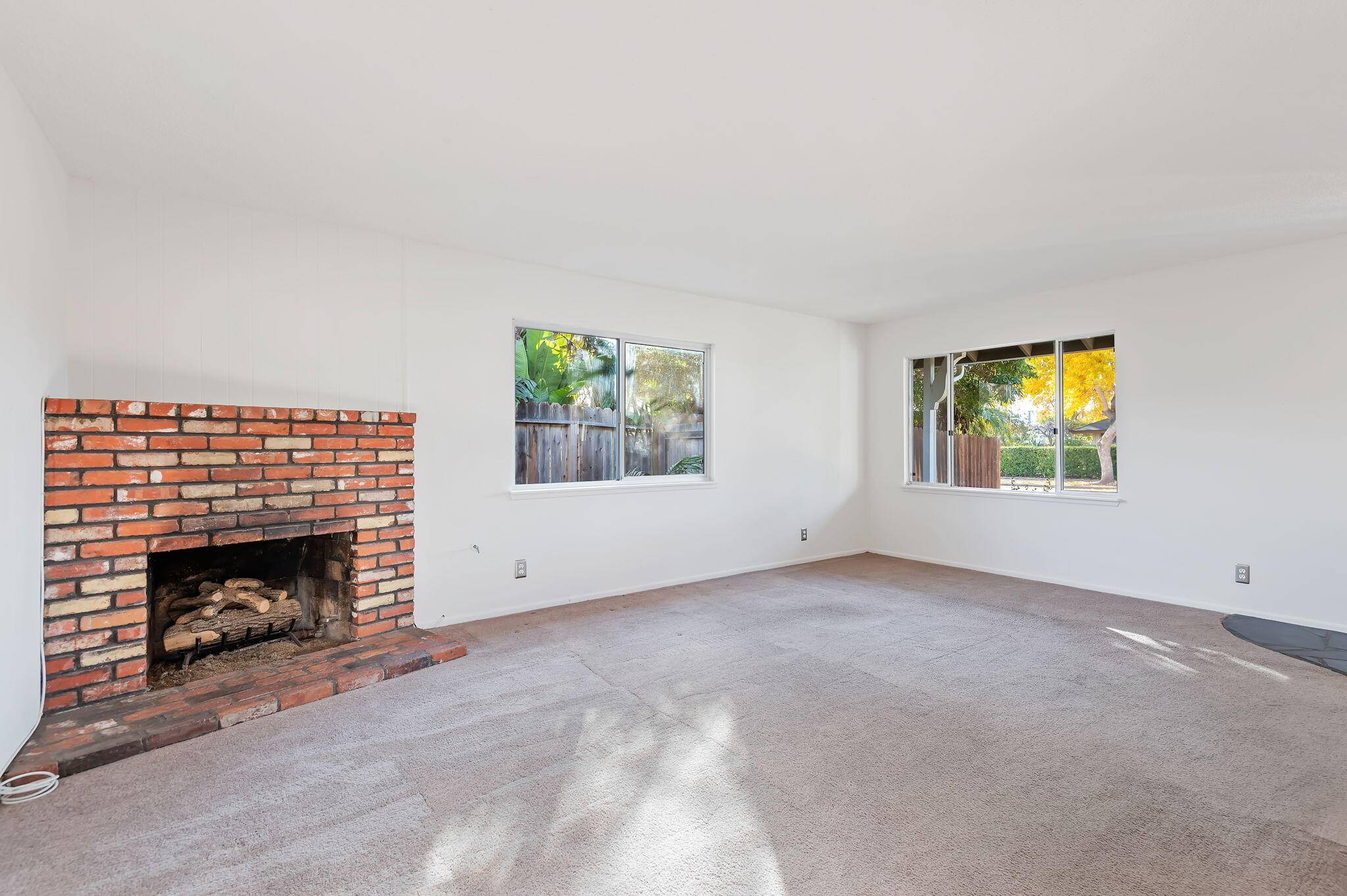 Carpinteria, CA 93013,4732 Eleanor Dr DR