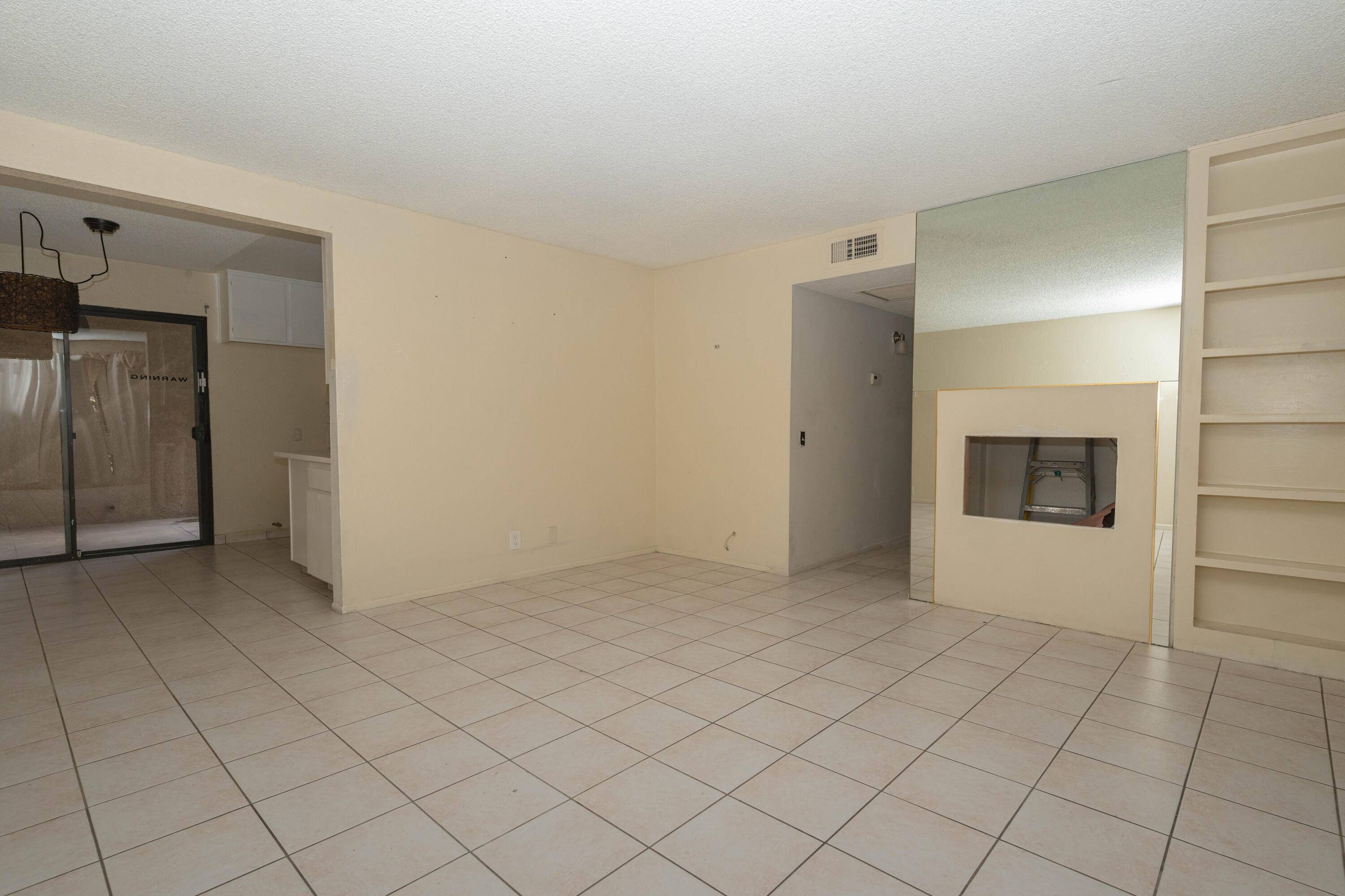 Palm Springs, CA 92262,462 Bradshaw LN #21