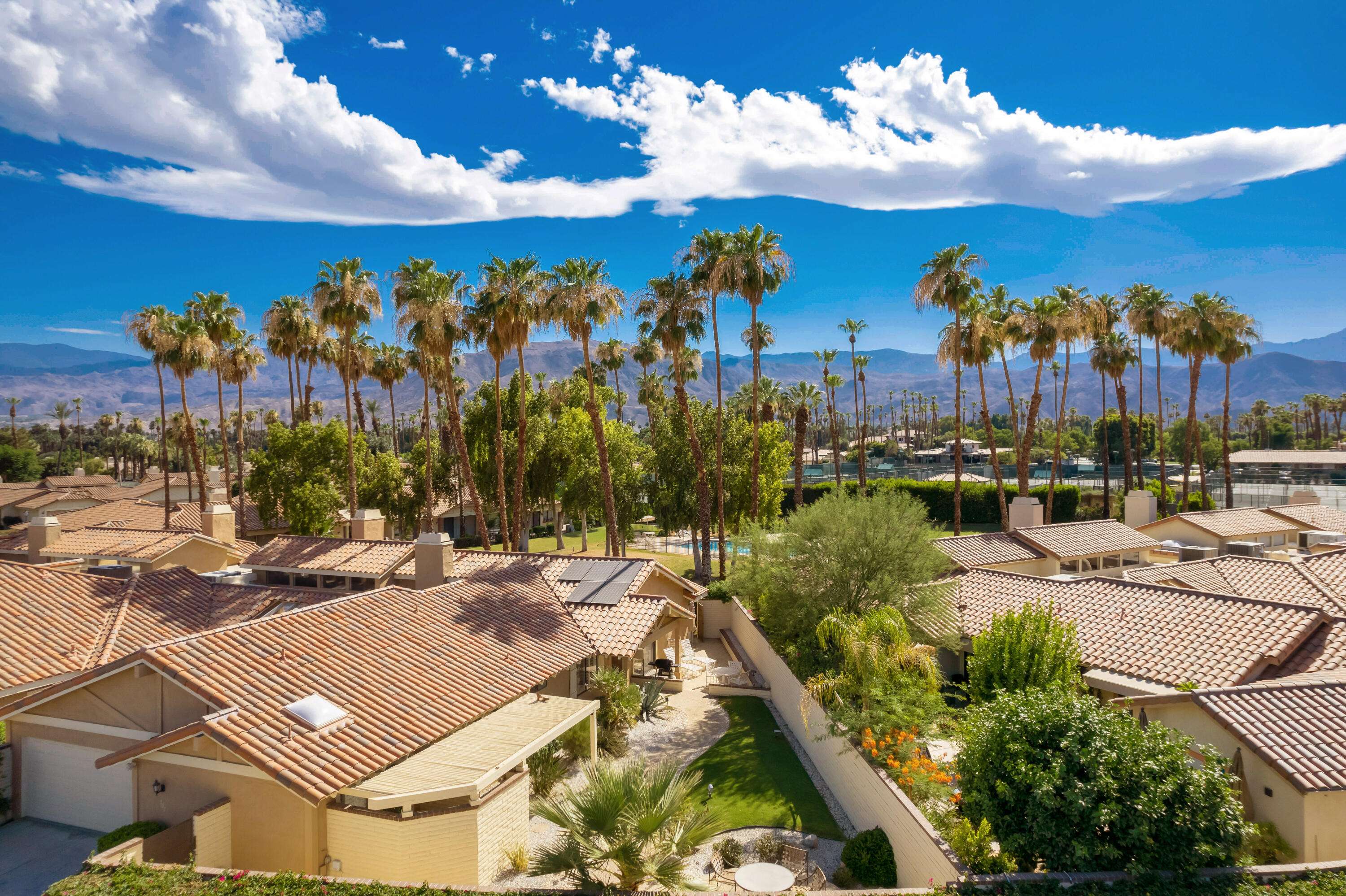 Palm Desert, CA 92260,301 Avenida Del Sol