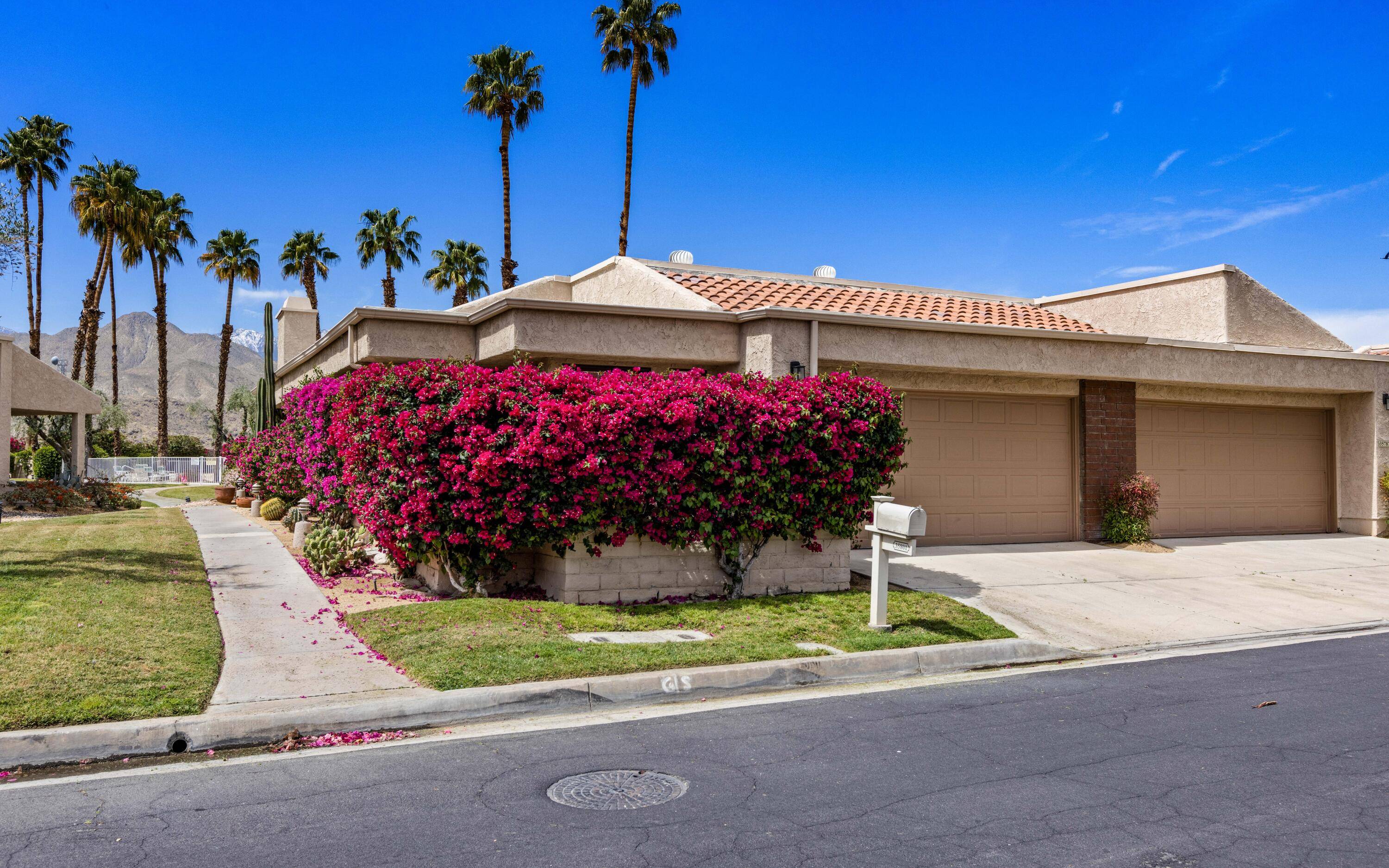 Cathedral City, CA 92234,35801 Paseo Circulo W