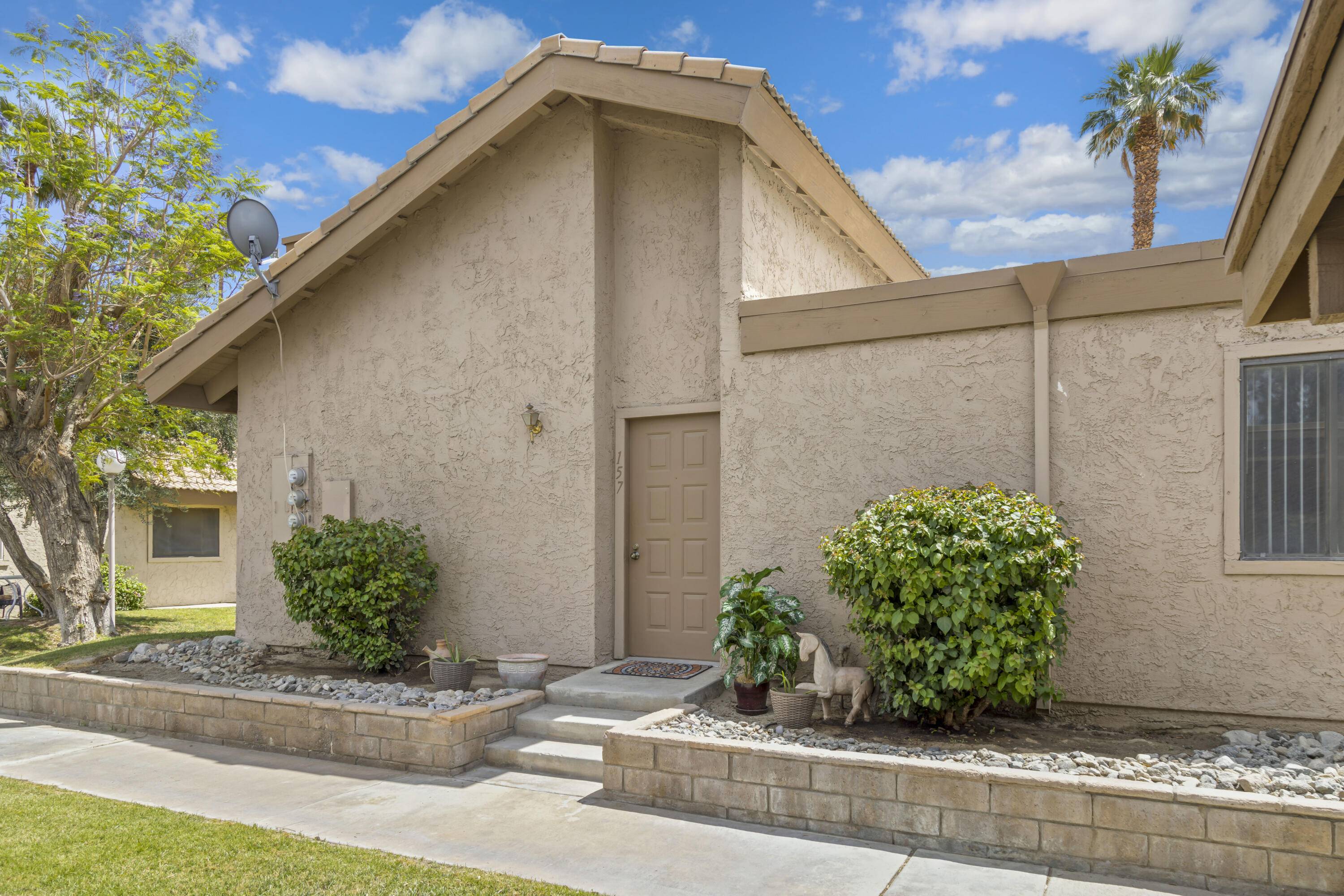 Indio, CA 92201,47395 Monroe ST #157