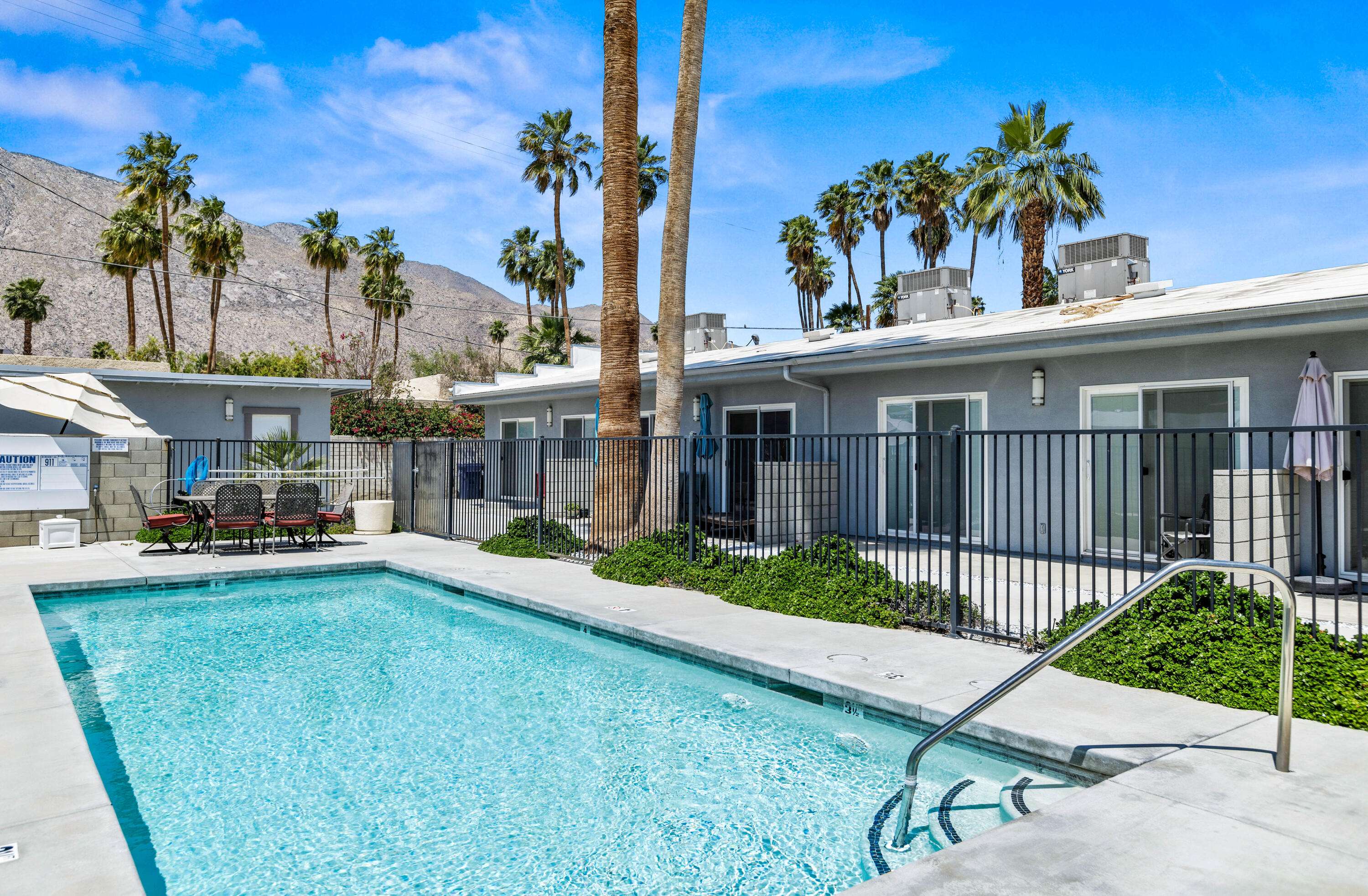 Palm Springs, CA 92264,981 E Parocela PL