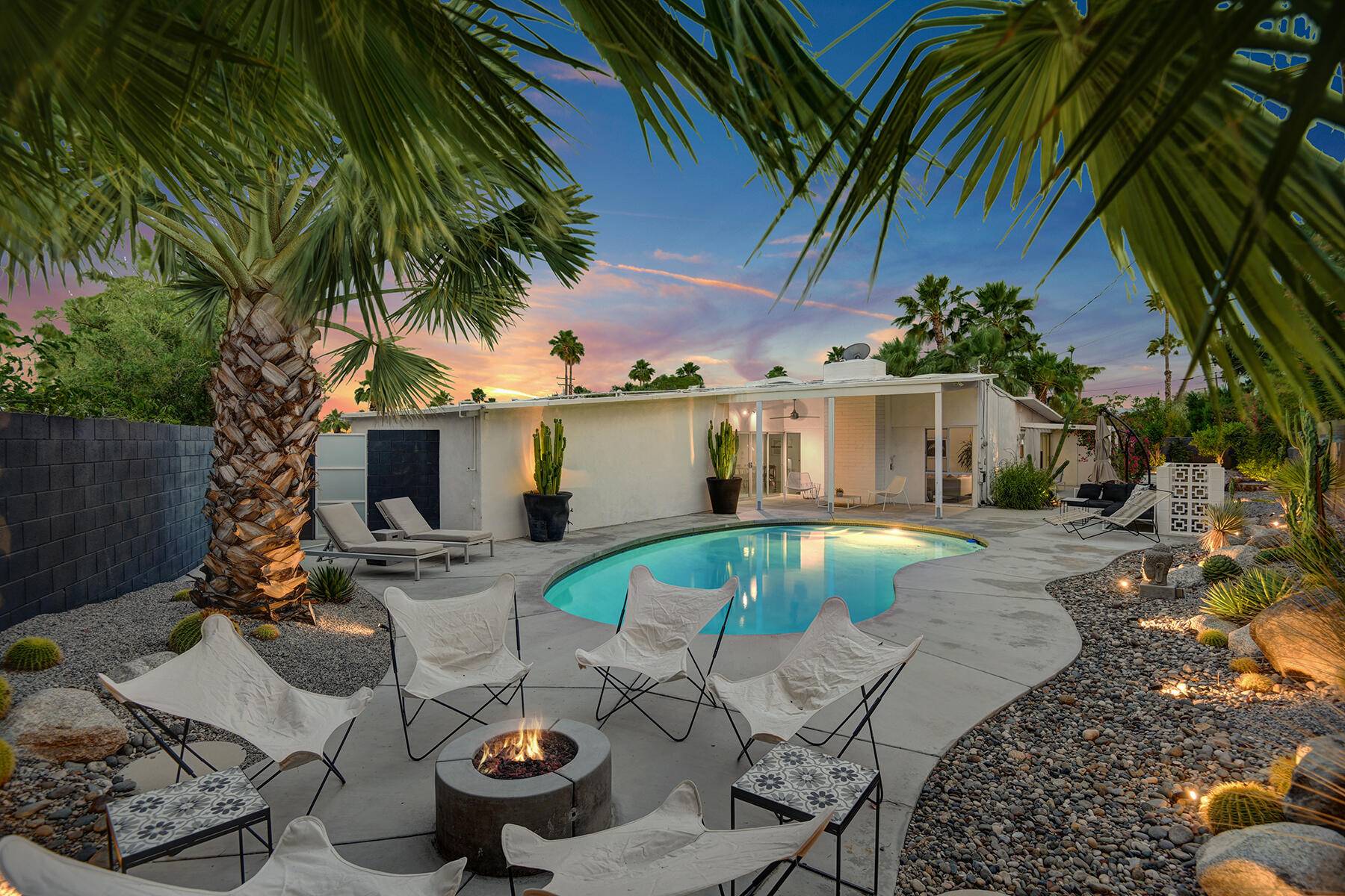 Palm Springs, CA 92262,305 Sycamore CIR