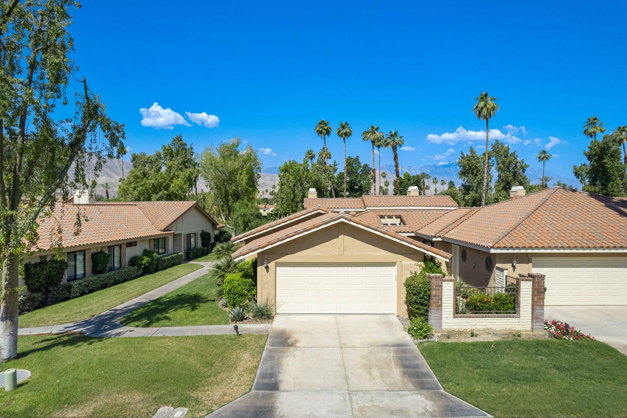 Palm Desert, CA 92260,237 Santa Barbara CIR